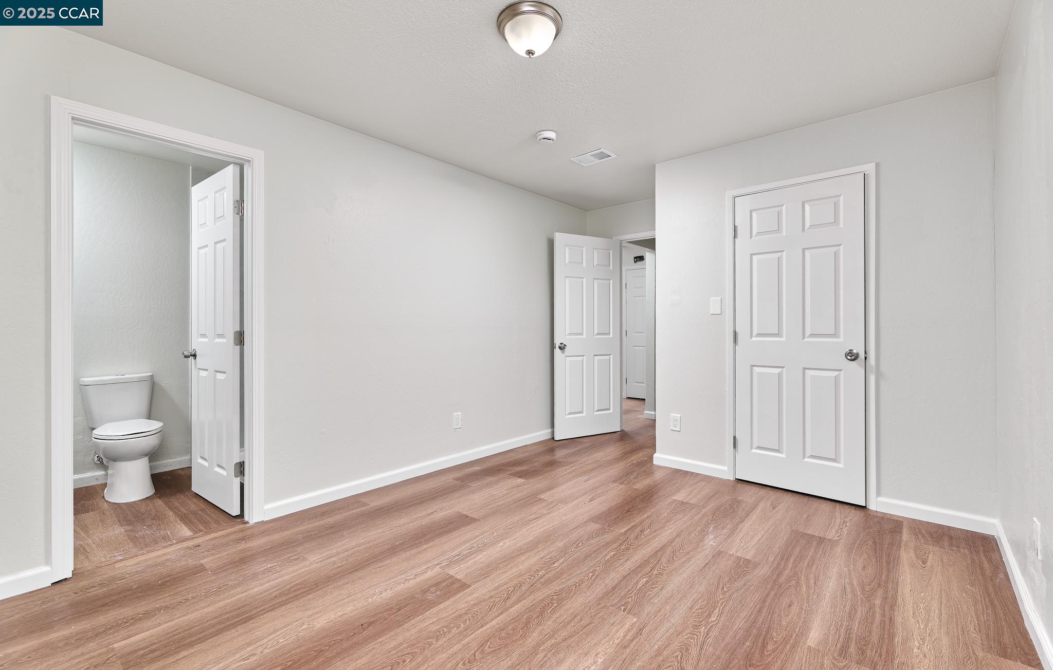 2248 Hamlin Dr