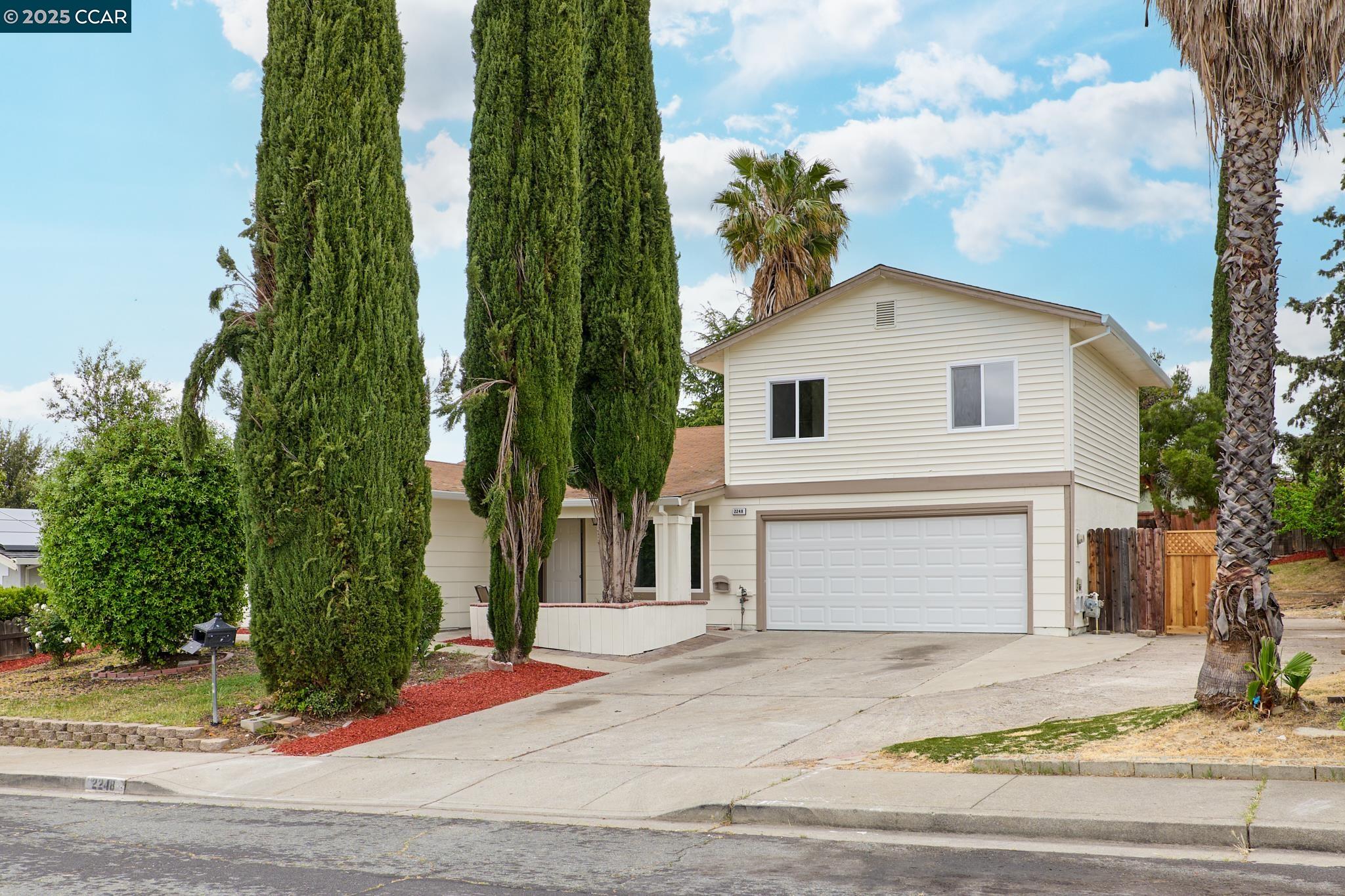 2248 Hamlin Dr