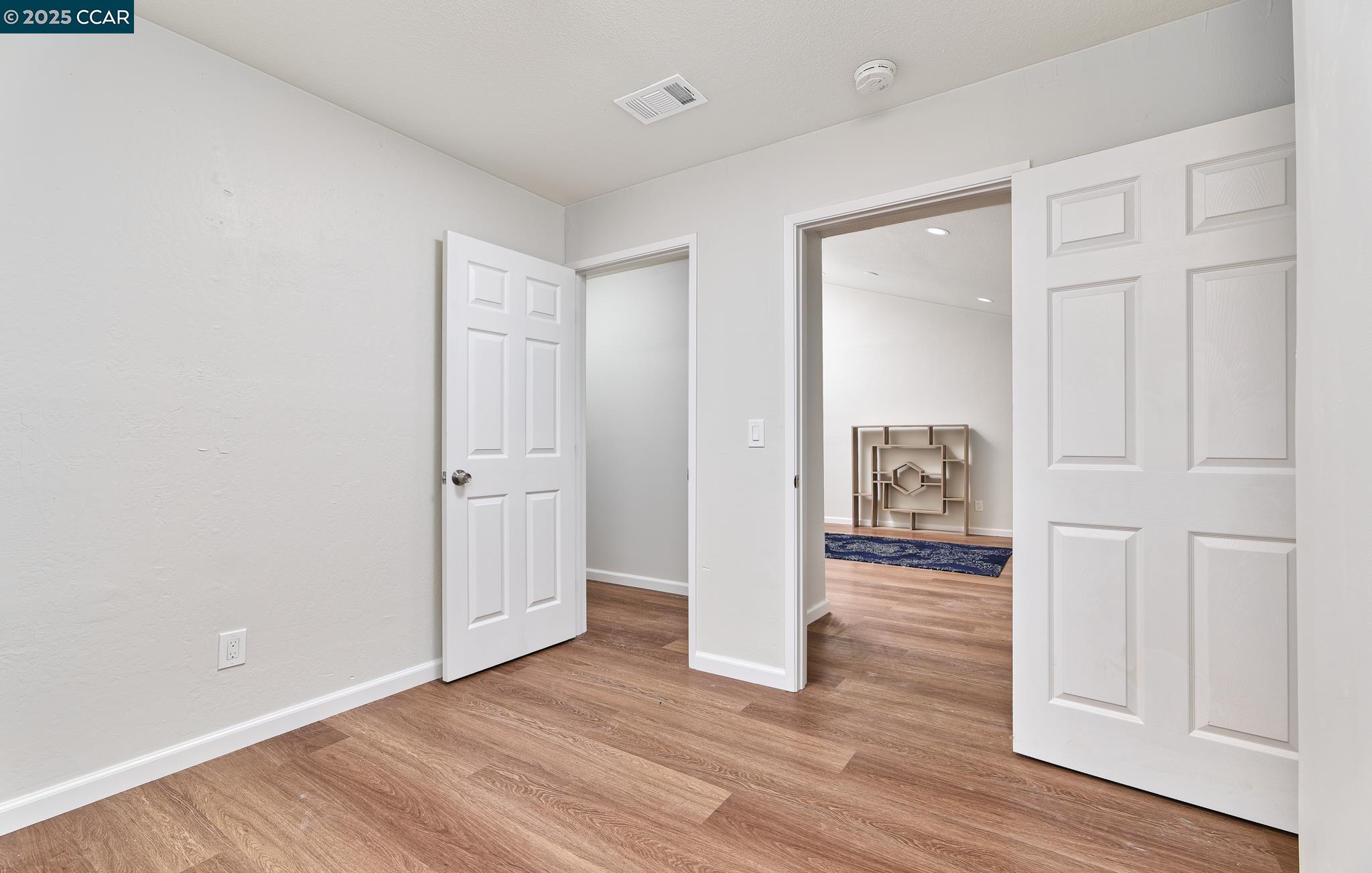 2248 Hamlin Dr