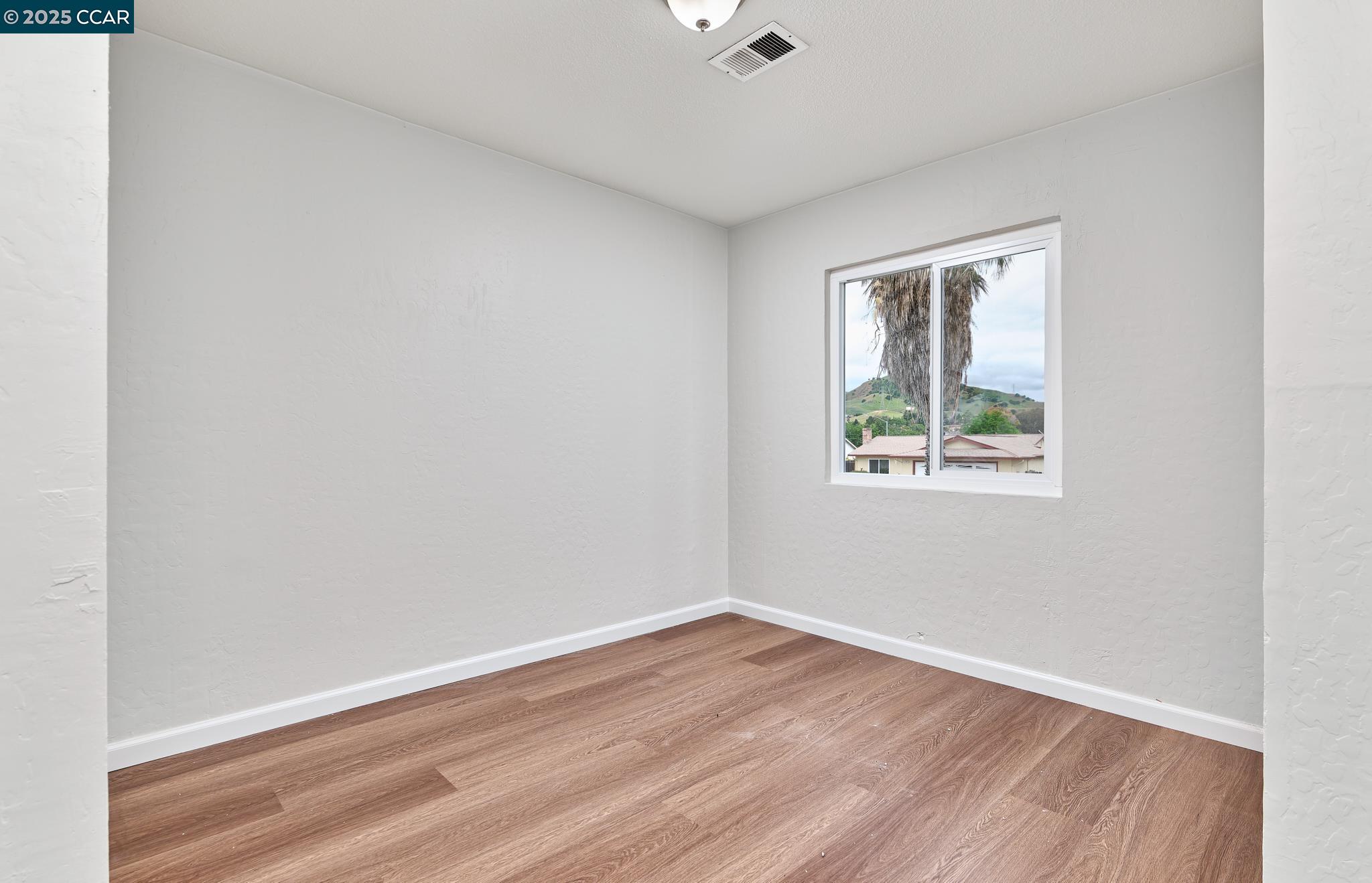 2248 Hamlin Dr