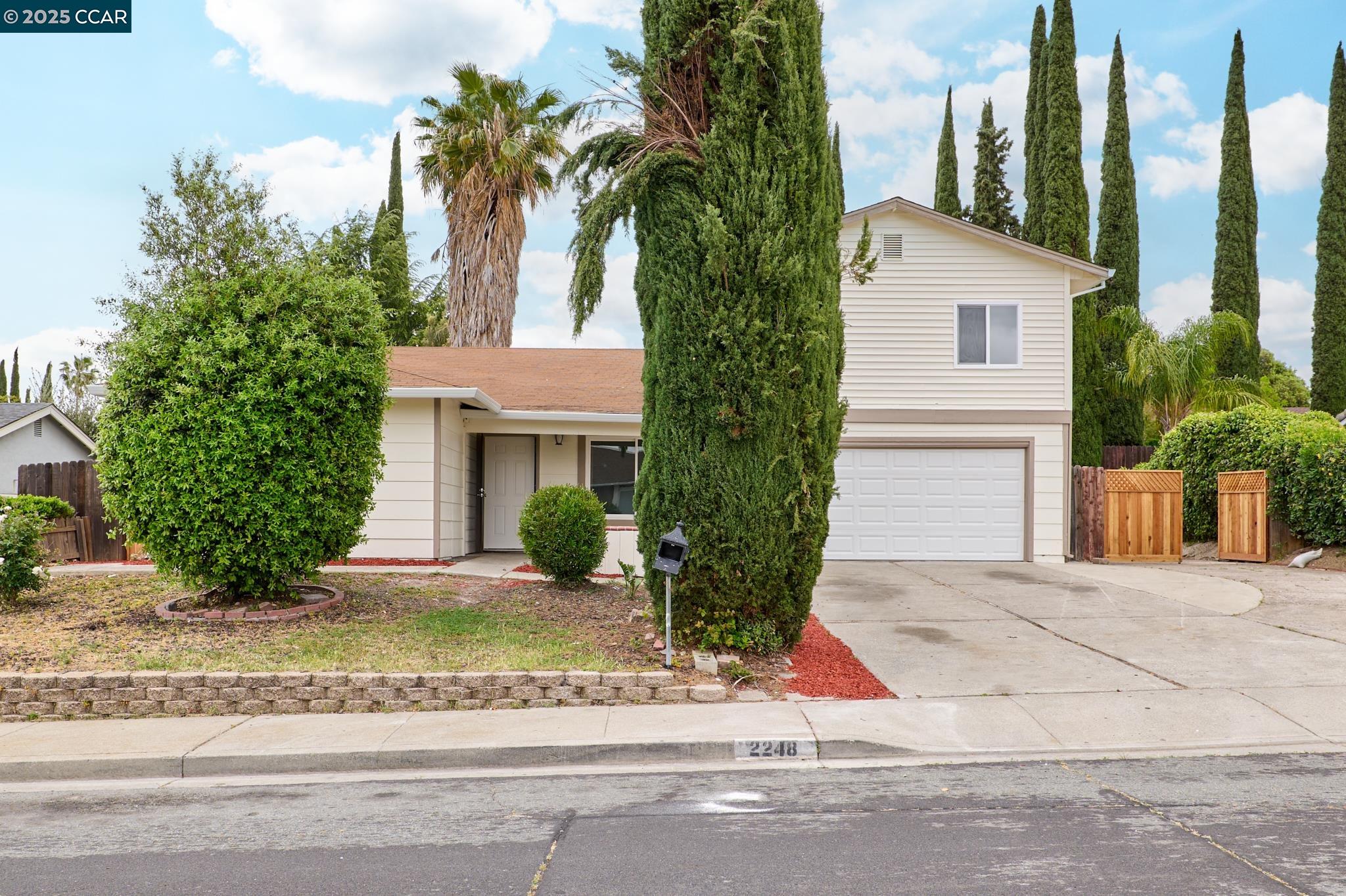 2248 Hamlin Dr
