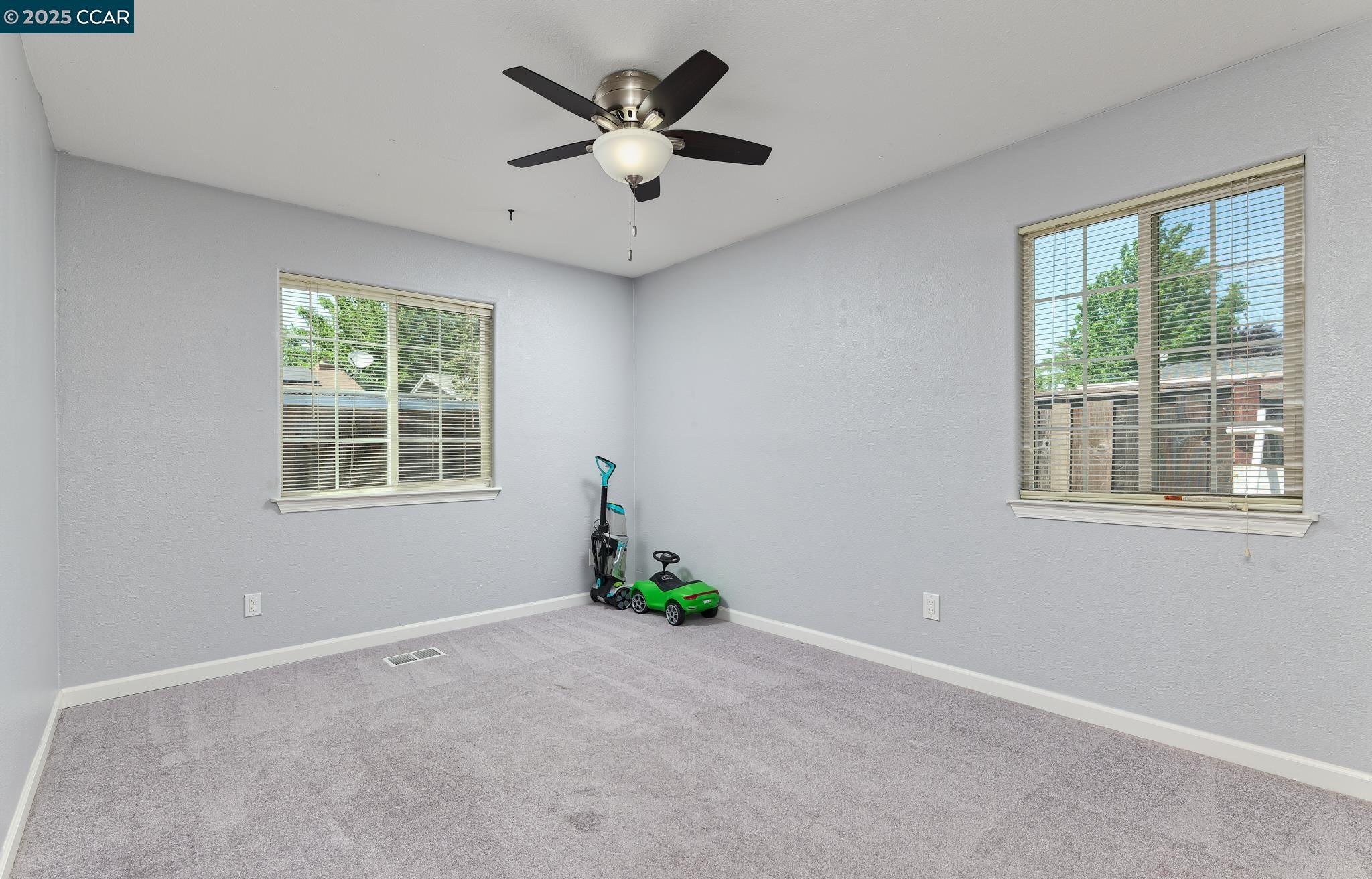 3586 Hillsborough Dr