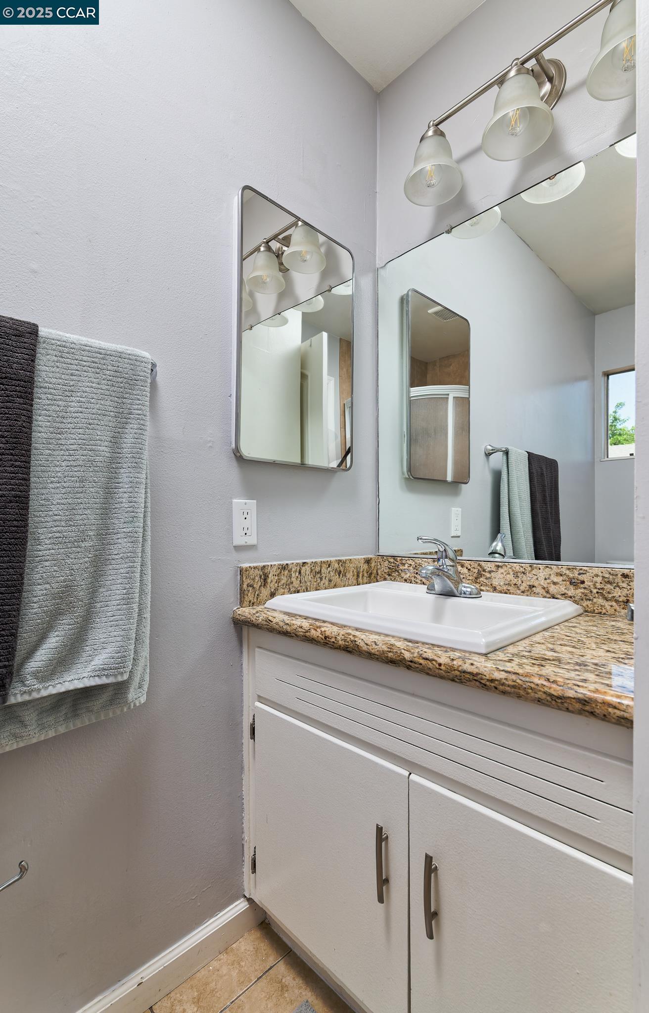 3586 Hillsborough Dr