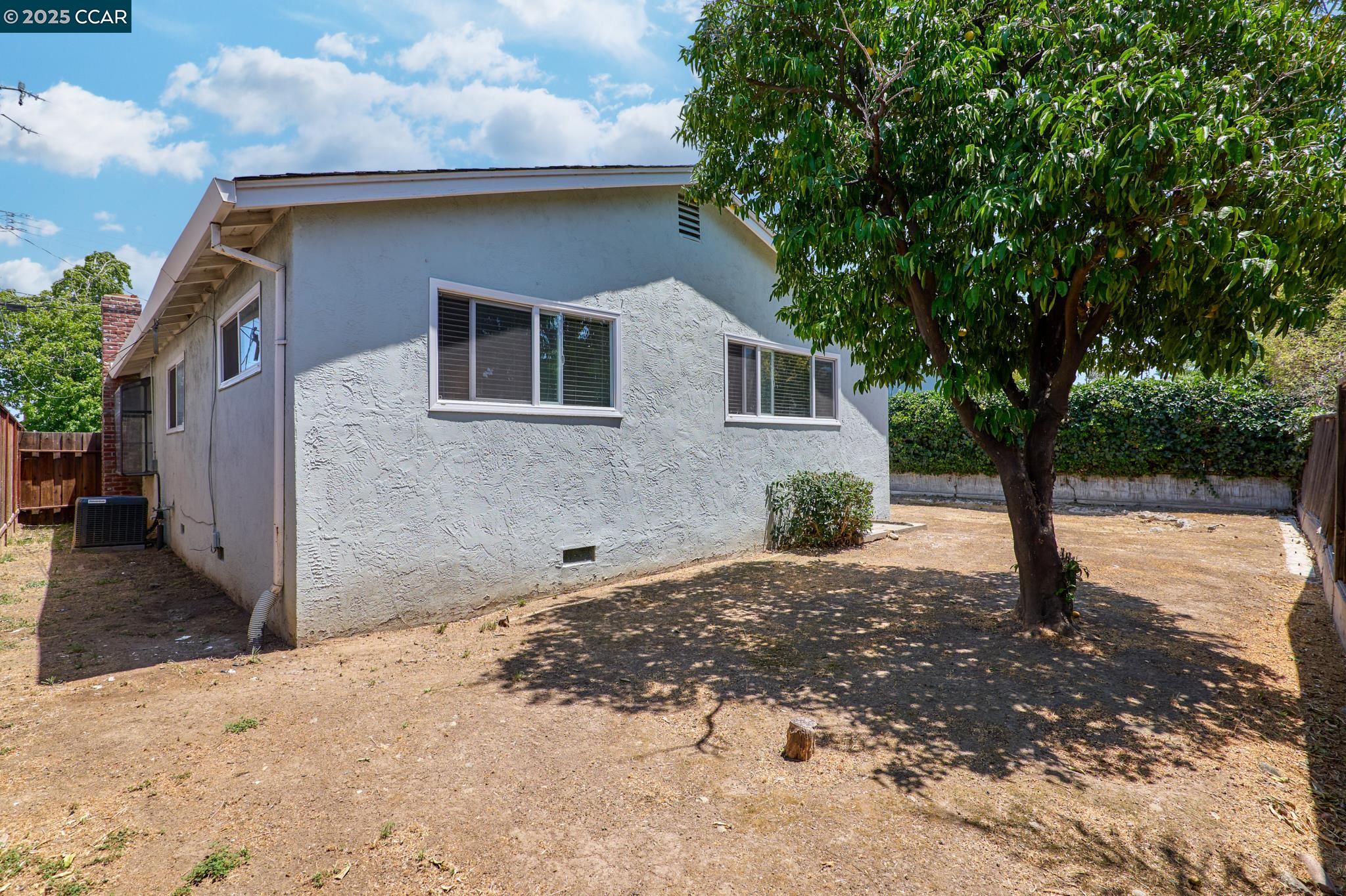2704 Patricia Ave