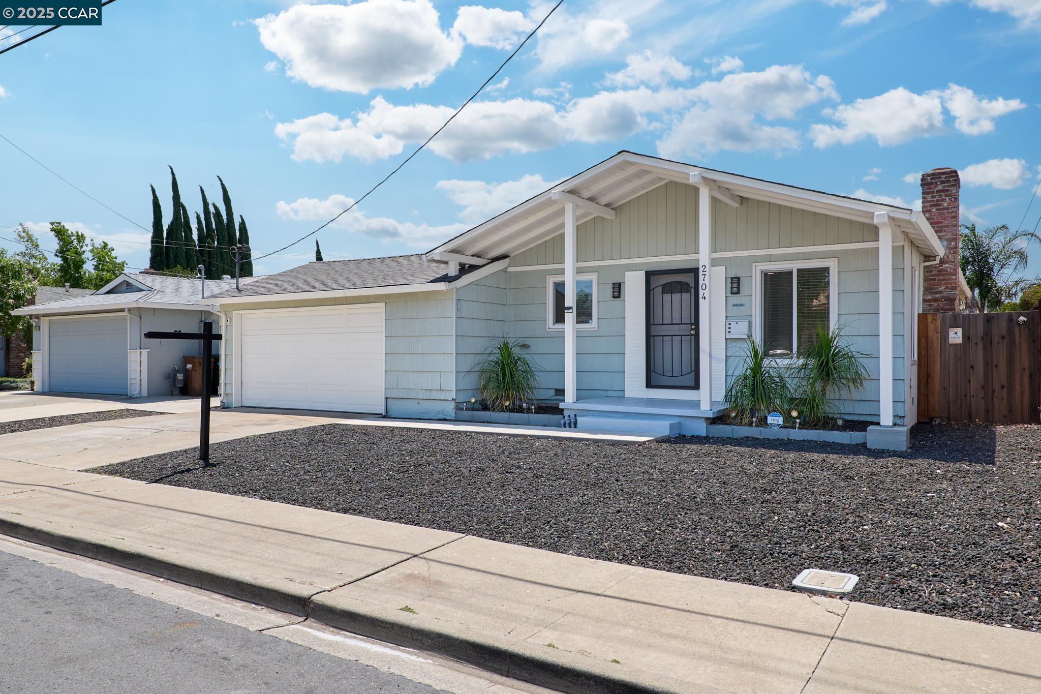 2704 Patricia Ave