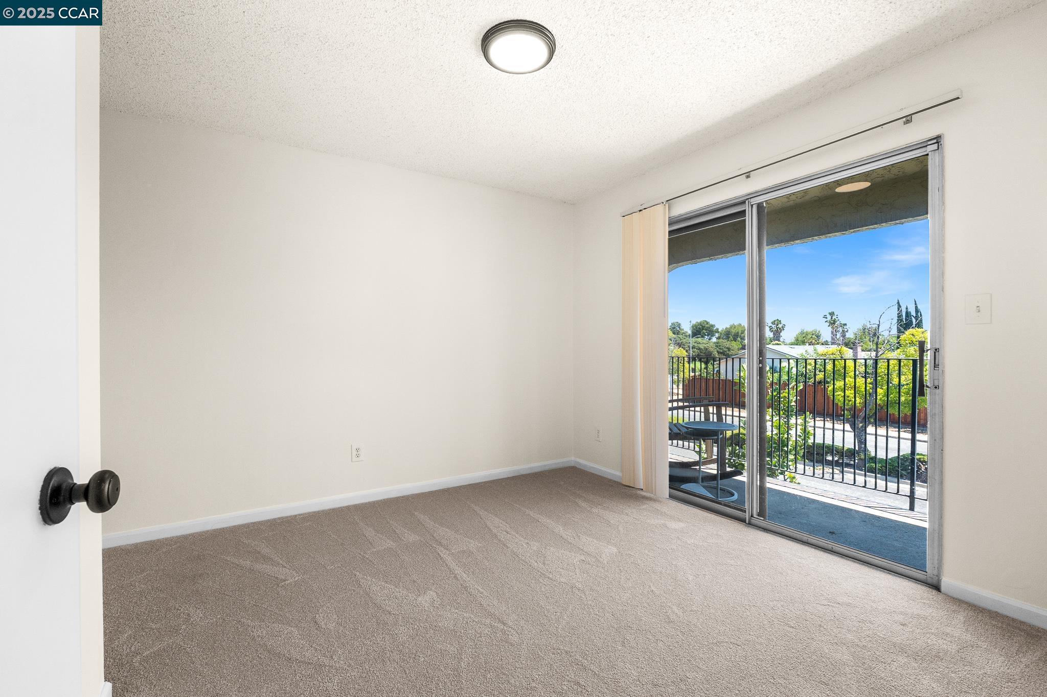 5 Meadowbrook Ave