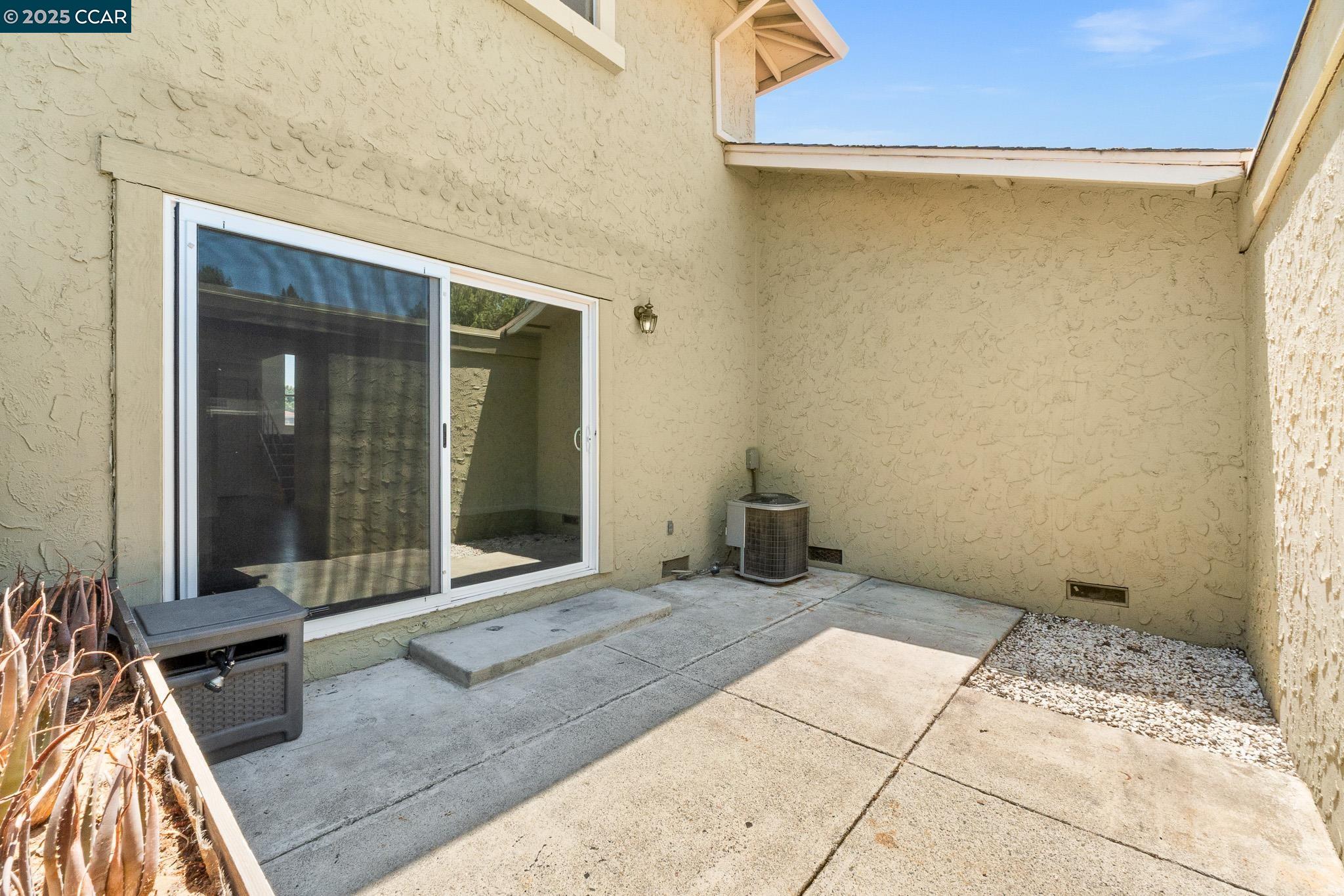 5 Meadowbrook Ave