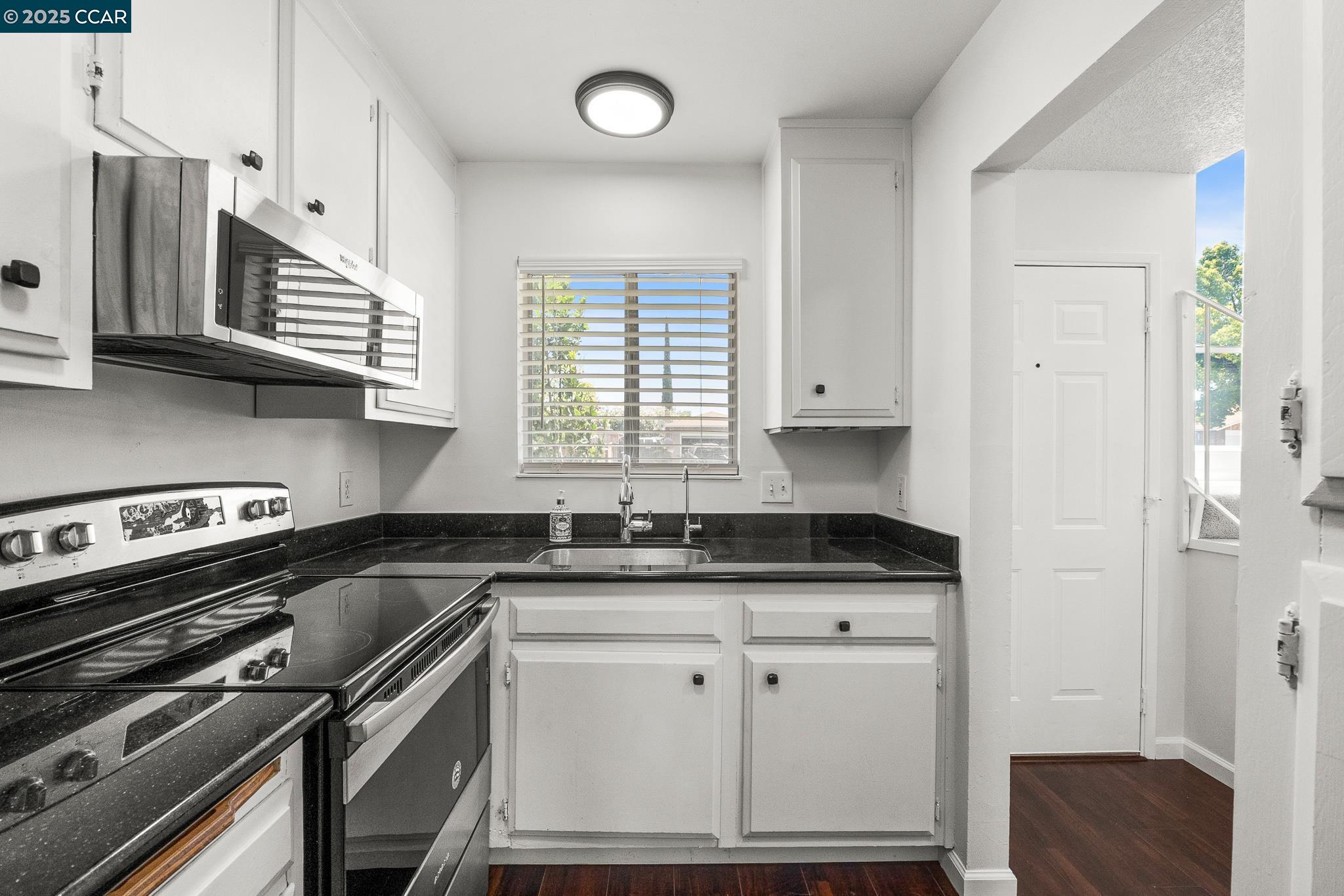 5 Meadowbrook Ave