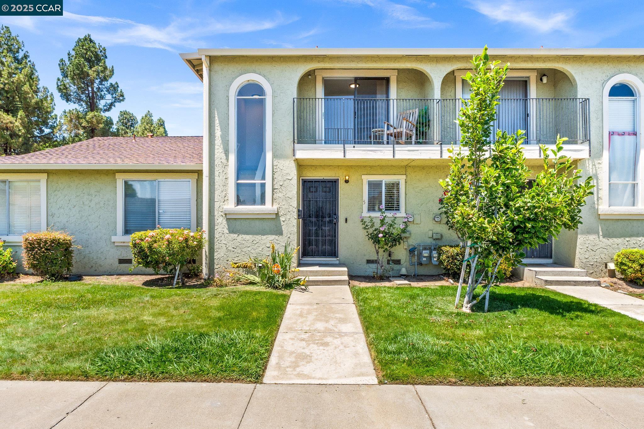 5 Meadowbrook Ave