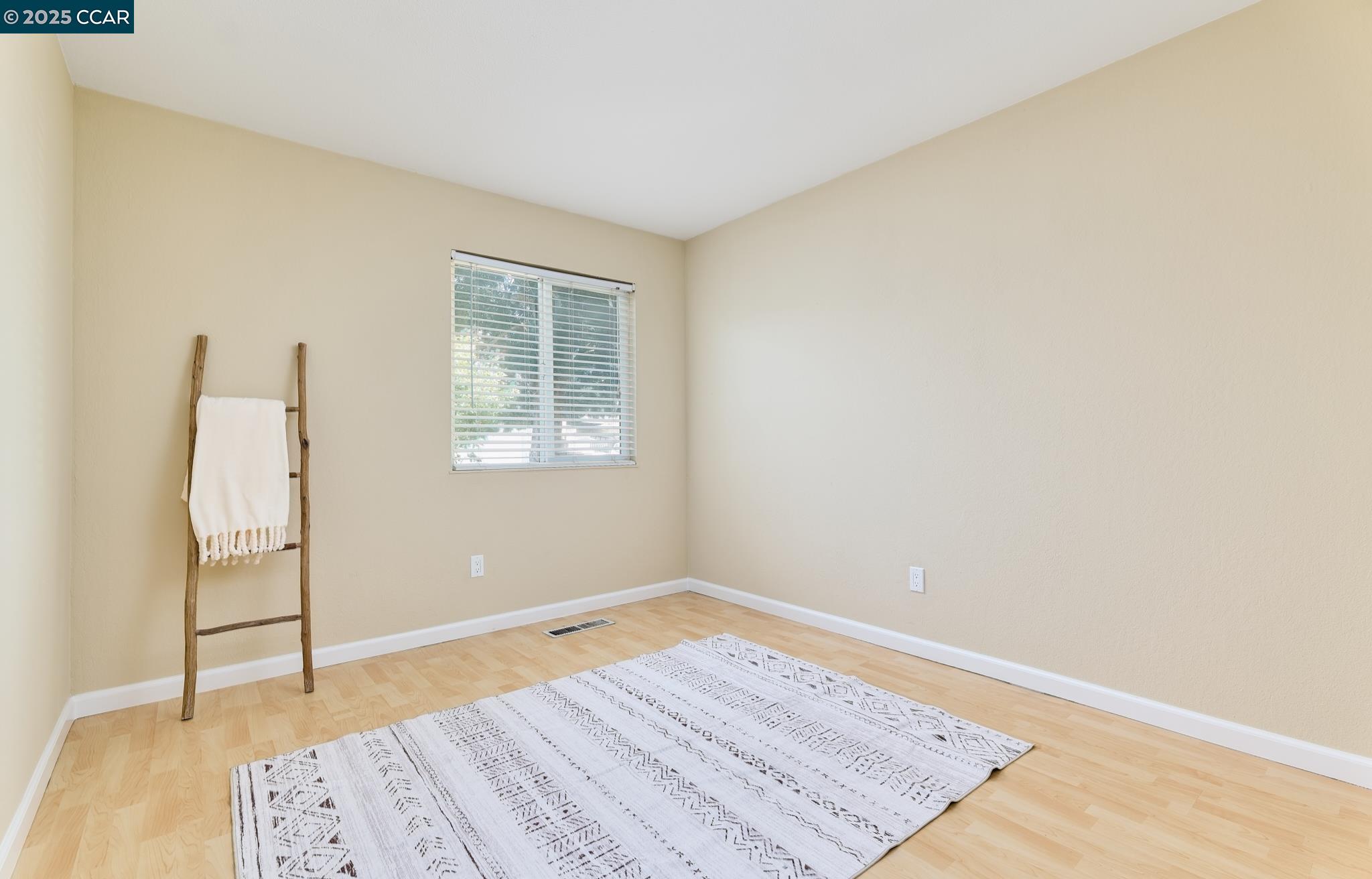 3972 Meadowbrook Cir