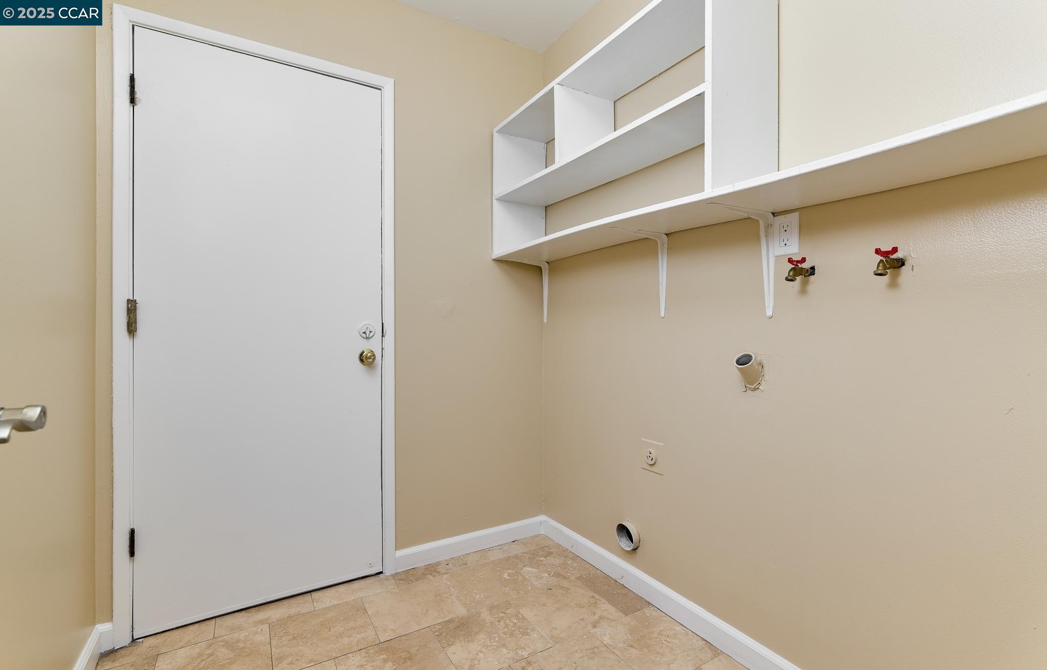 3972 Meadowbrook Cir