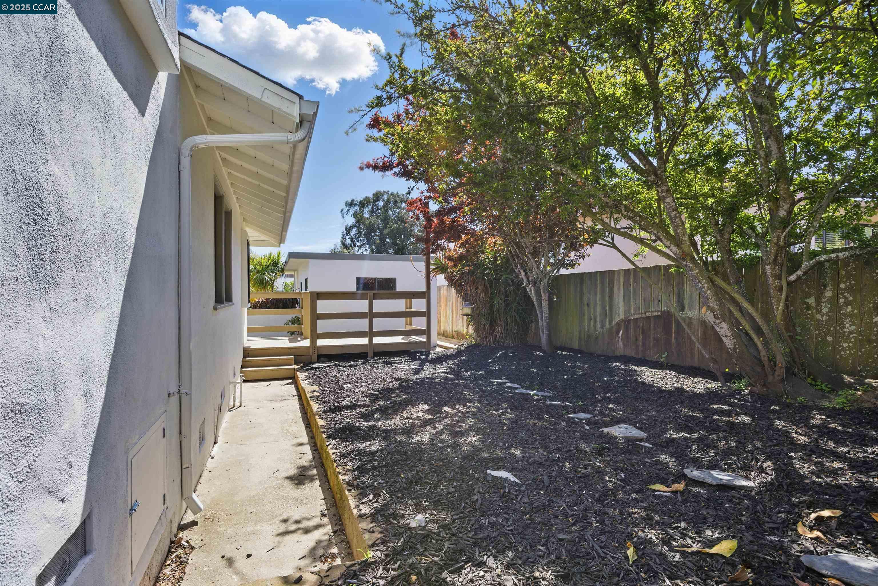 212 Indio Dr