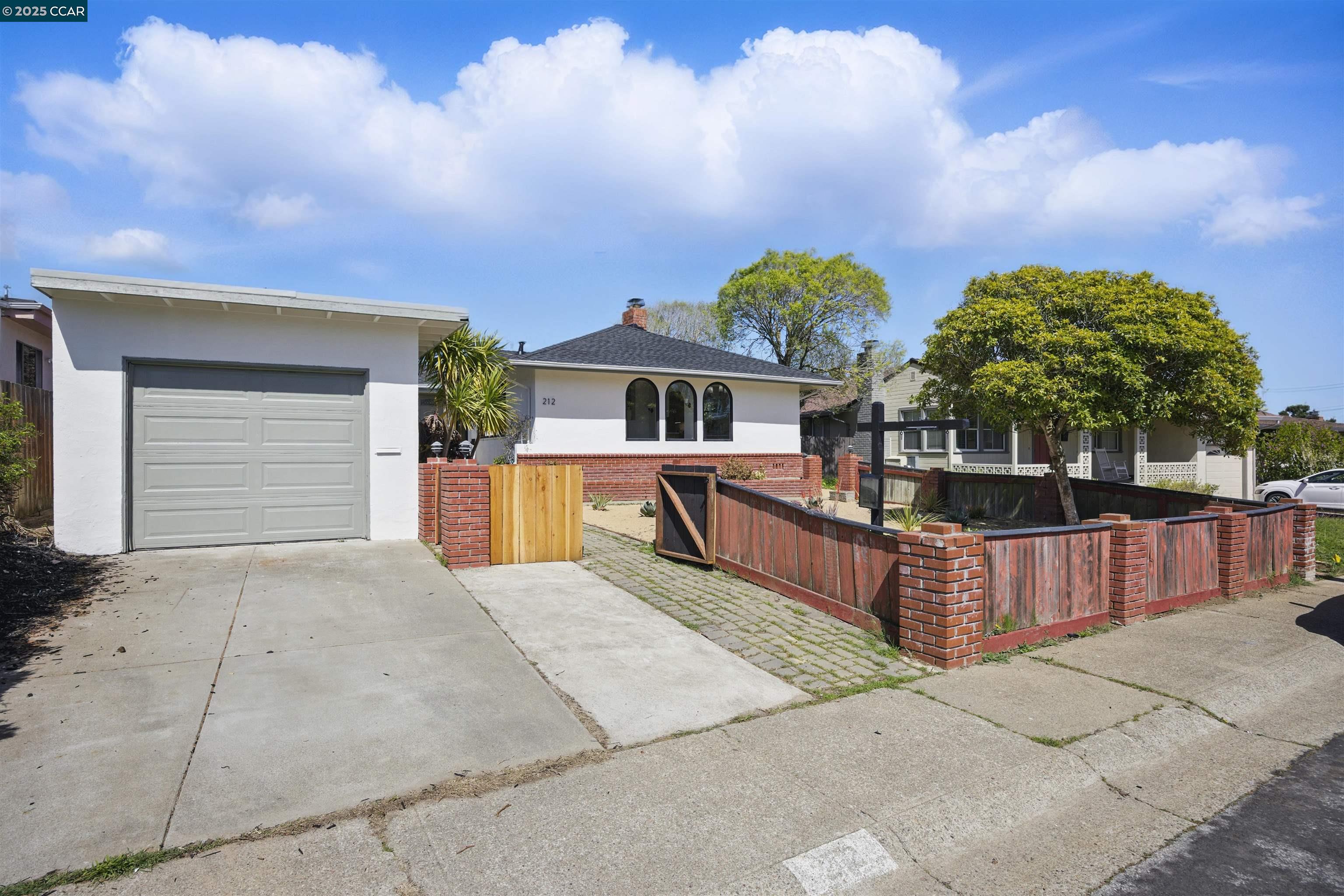 212 Indio Dr