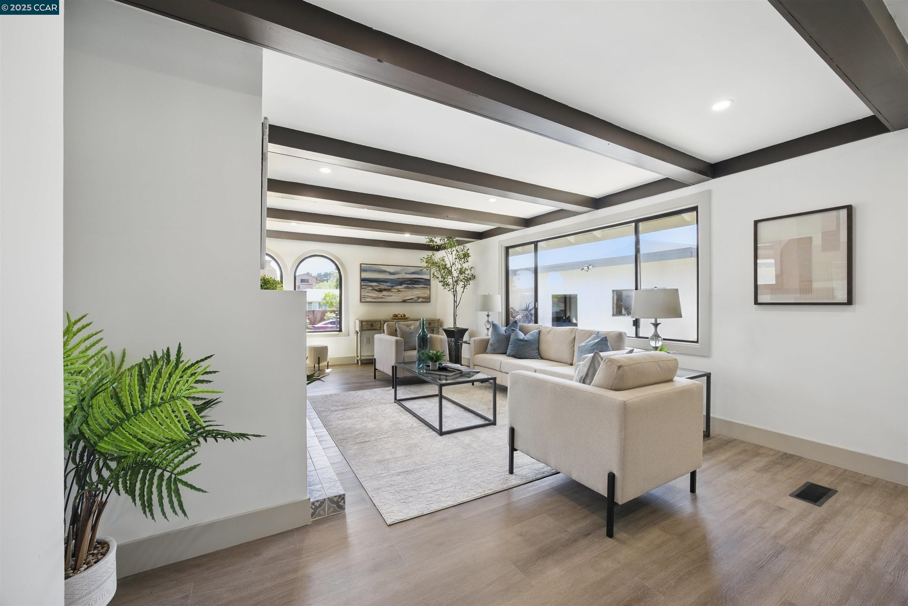 212 Indio Dr