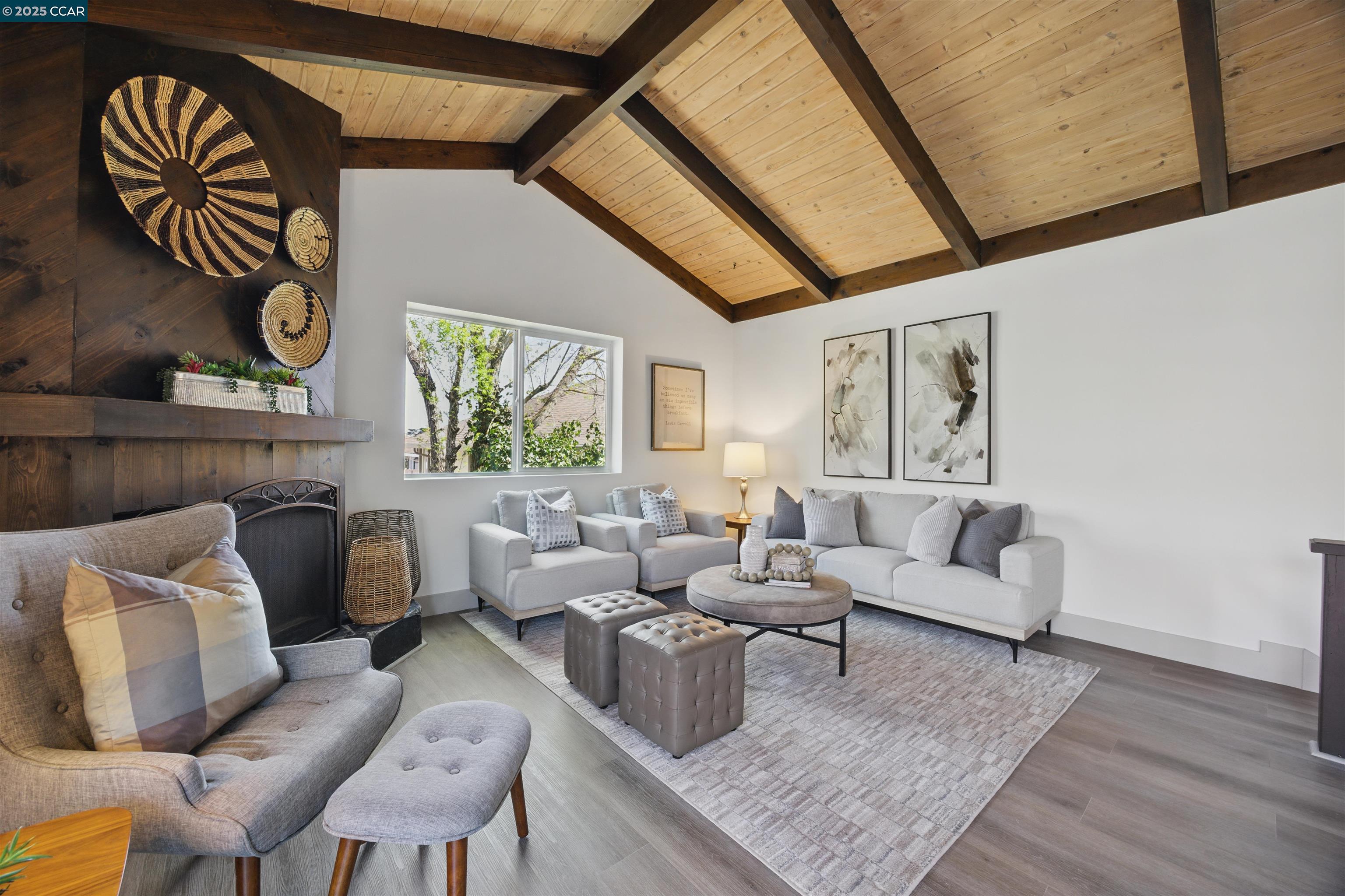 212 Indio Dr