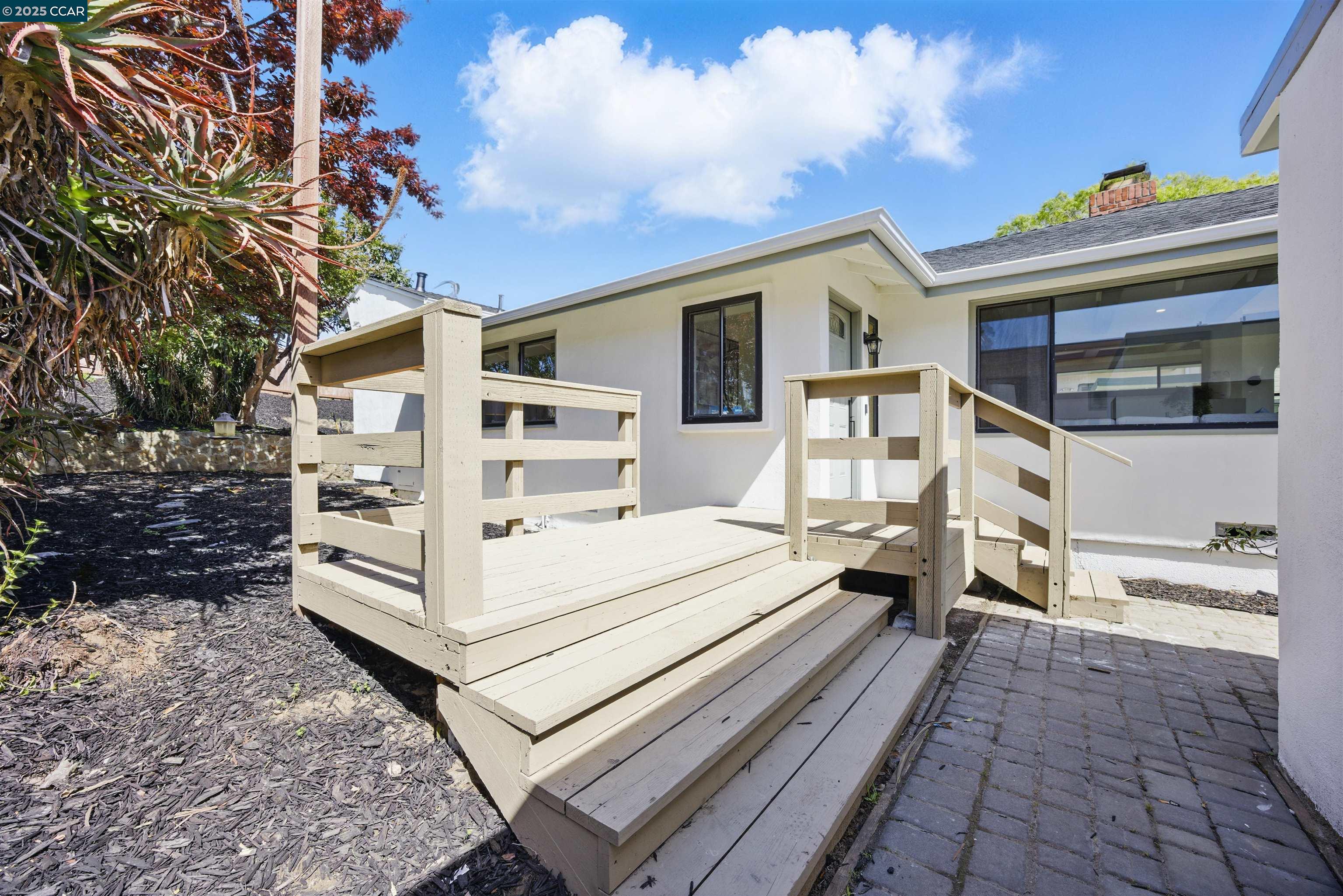 212 Indio Dr
