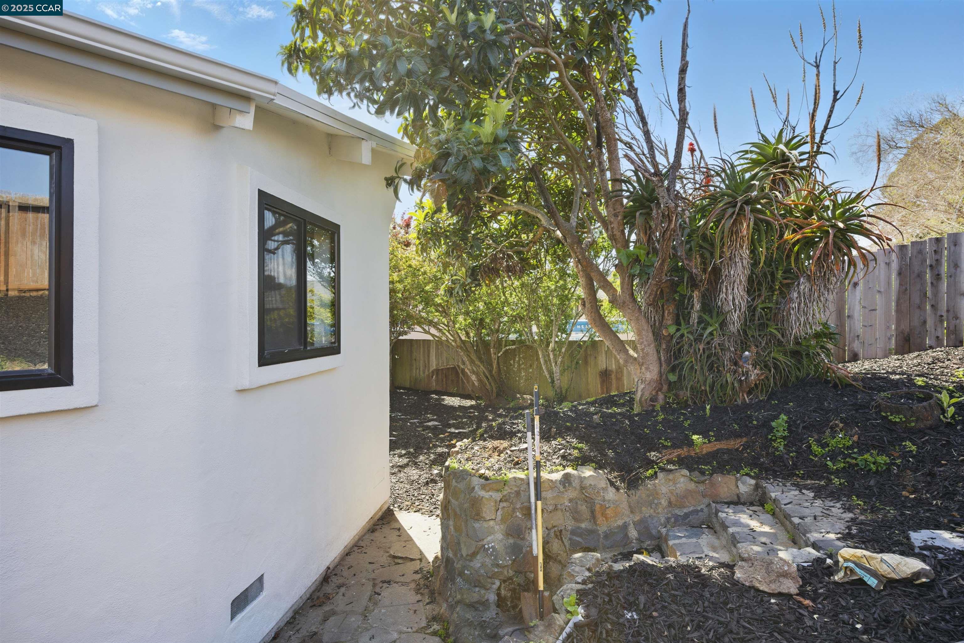 212 Indio Dr