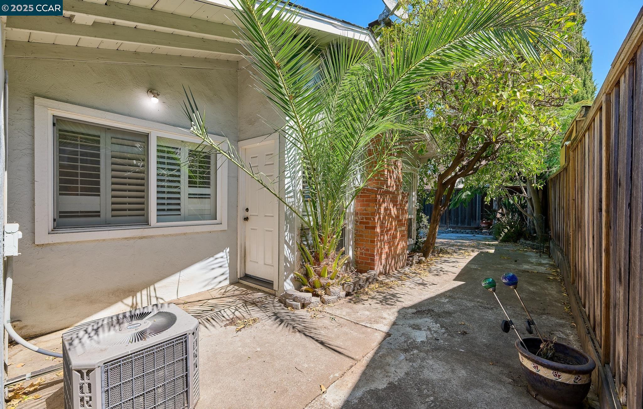 4119 Churchill Dr