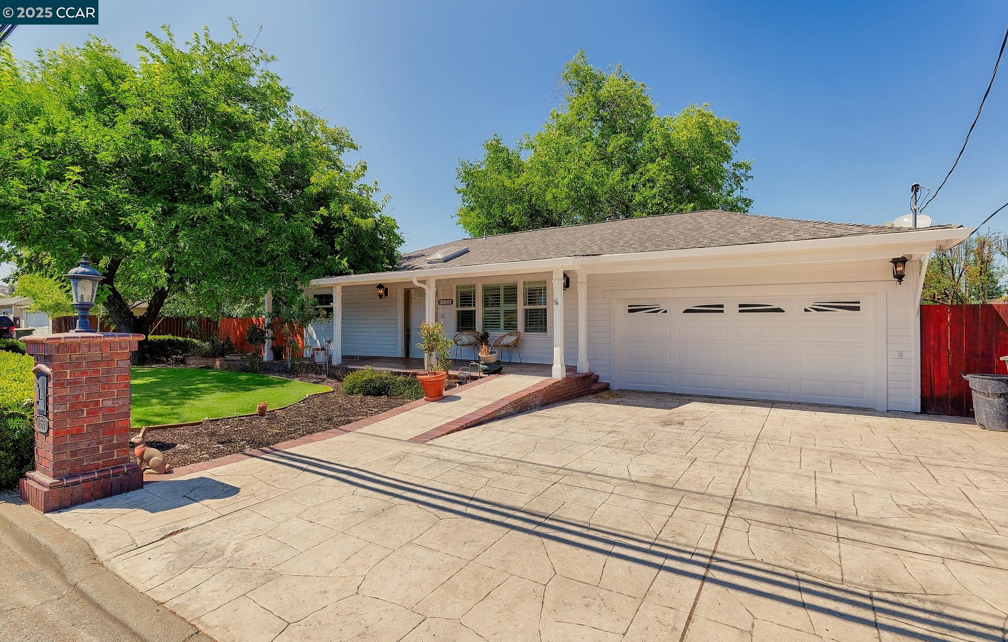 1555 Ayers Rd