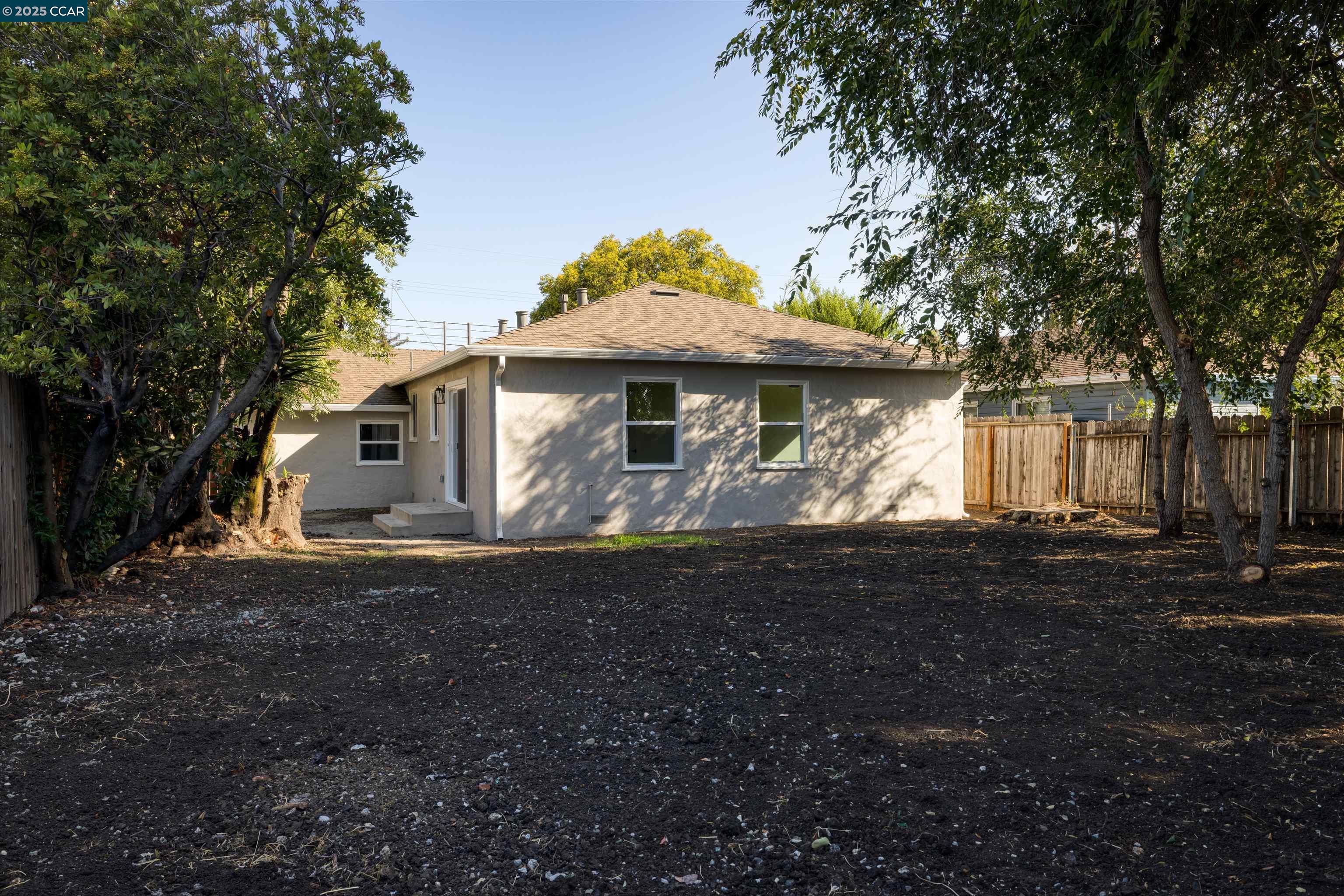 2250 Hickory Dr