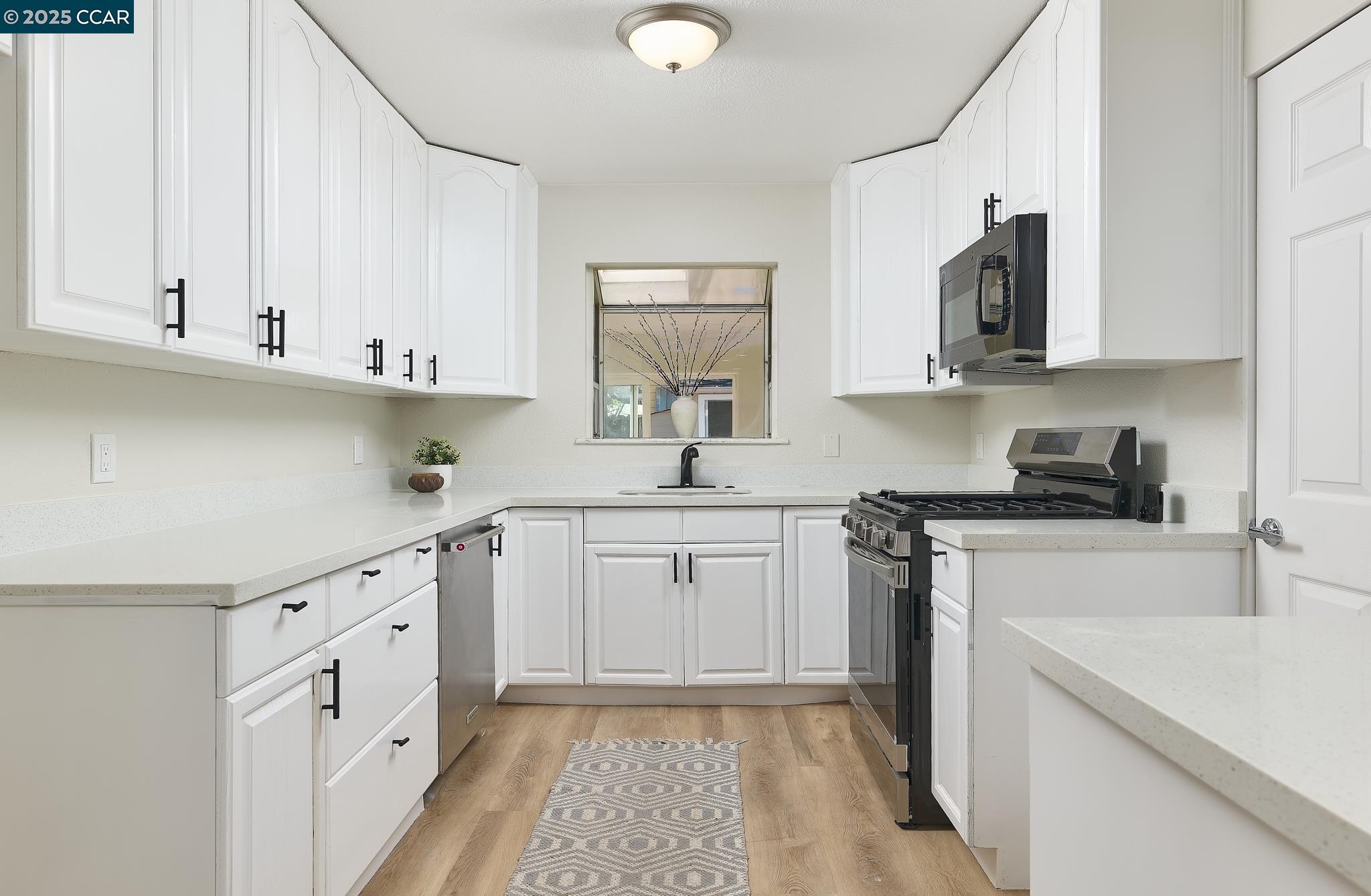 1307 W 8Th St, Antioch