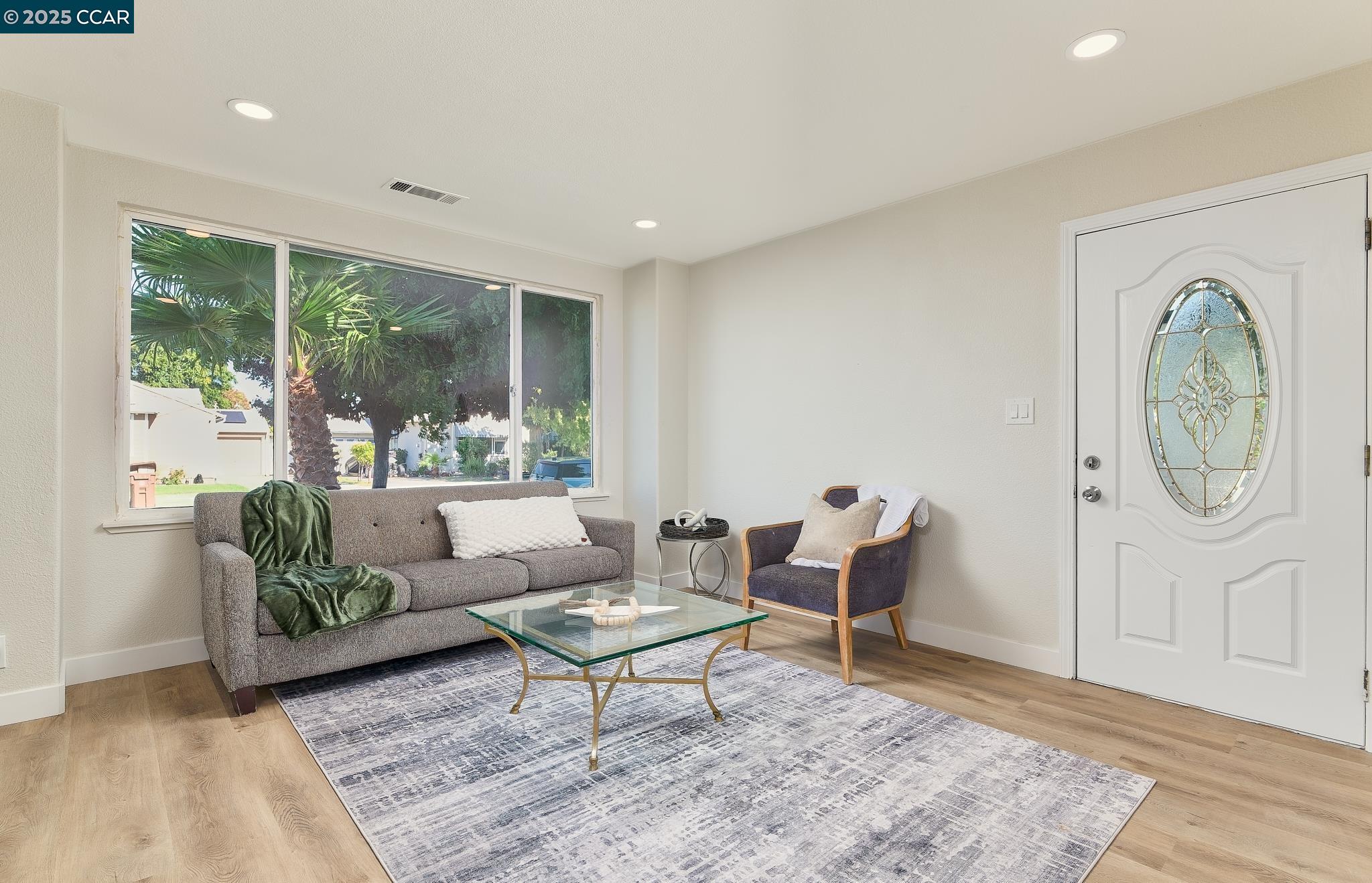 1307 W 8Th St, Antioch