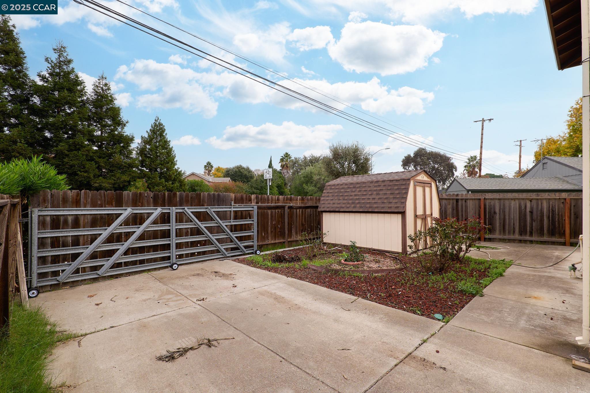 3449 Wren Ave