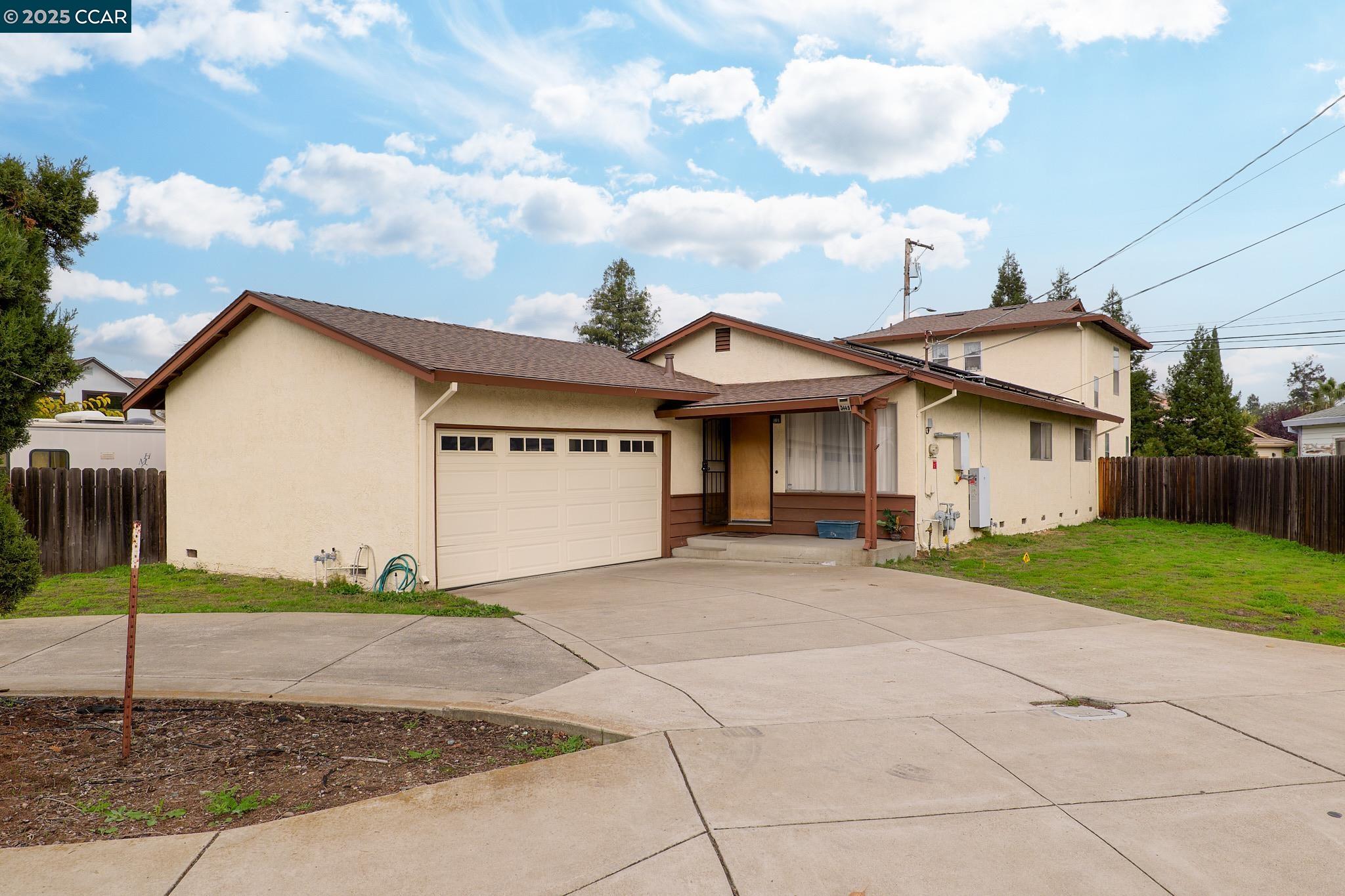 3449 Wren Ave