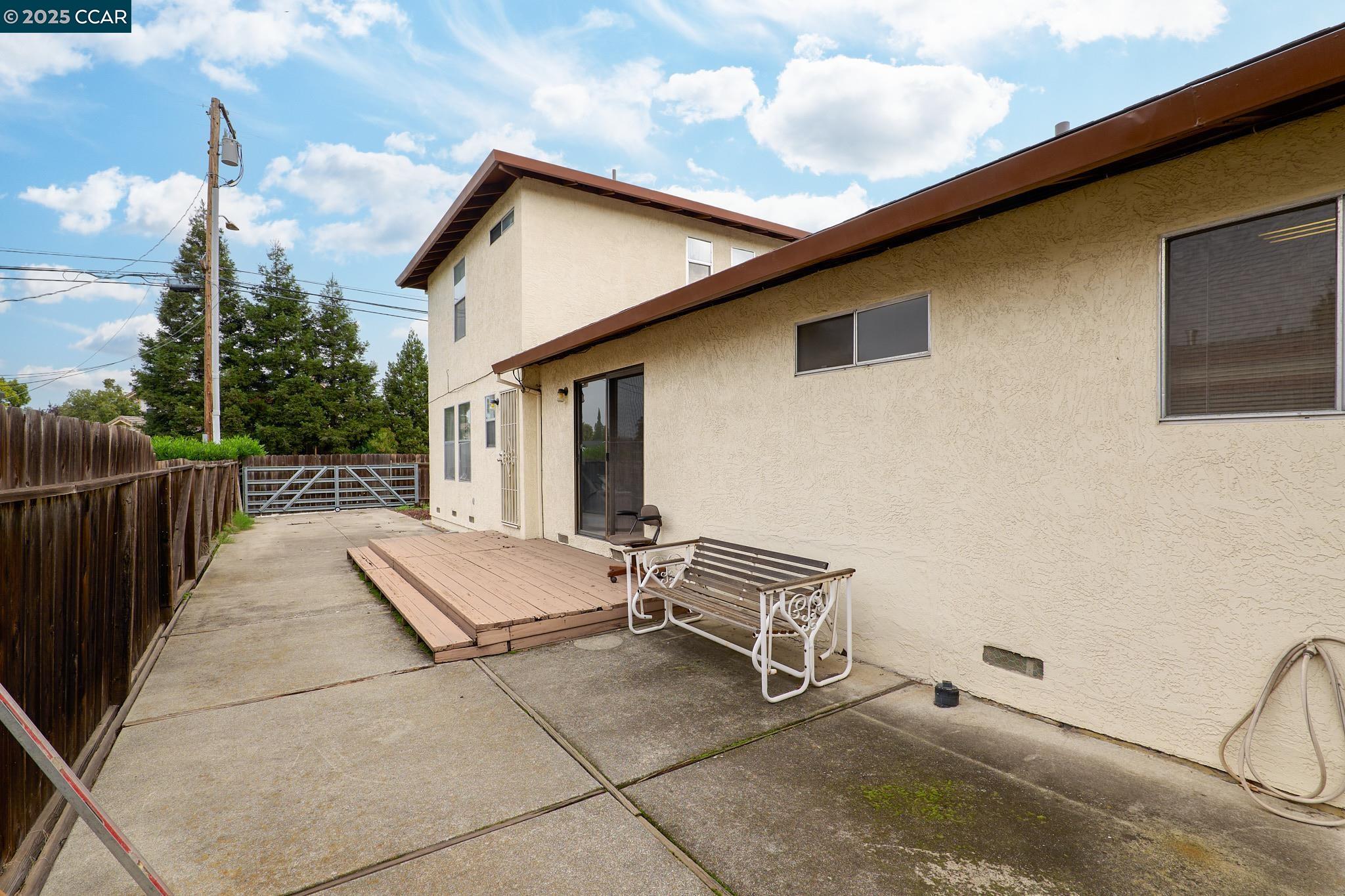 3449 Wren Ave