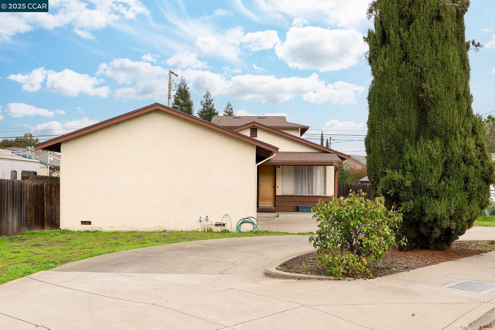 3449 Wren Ave
