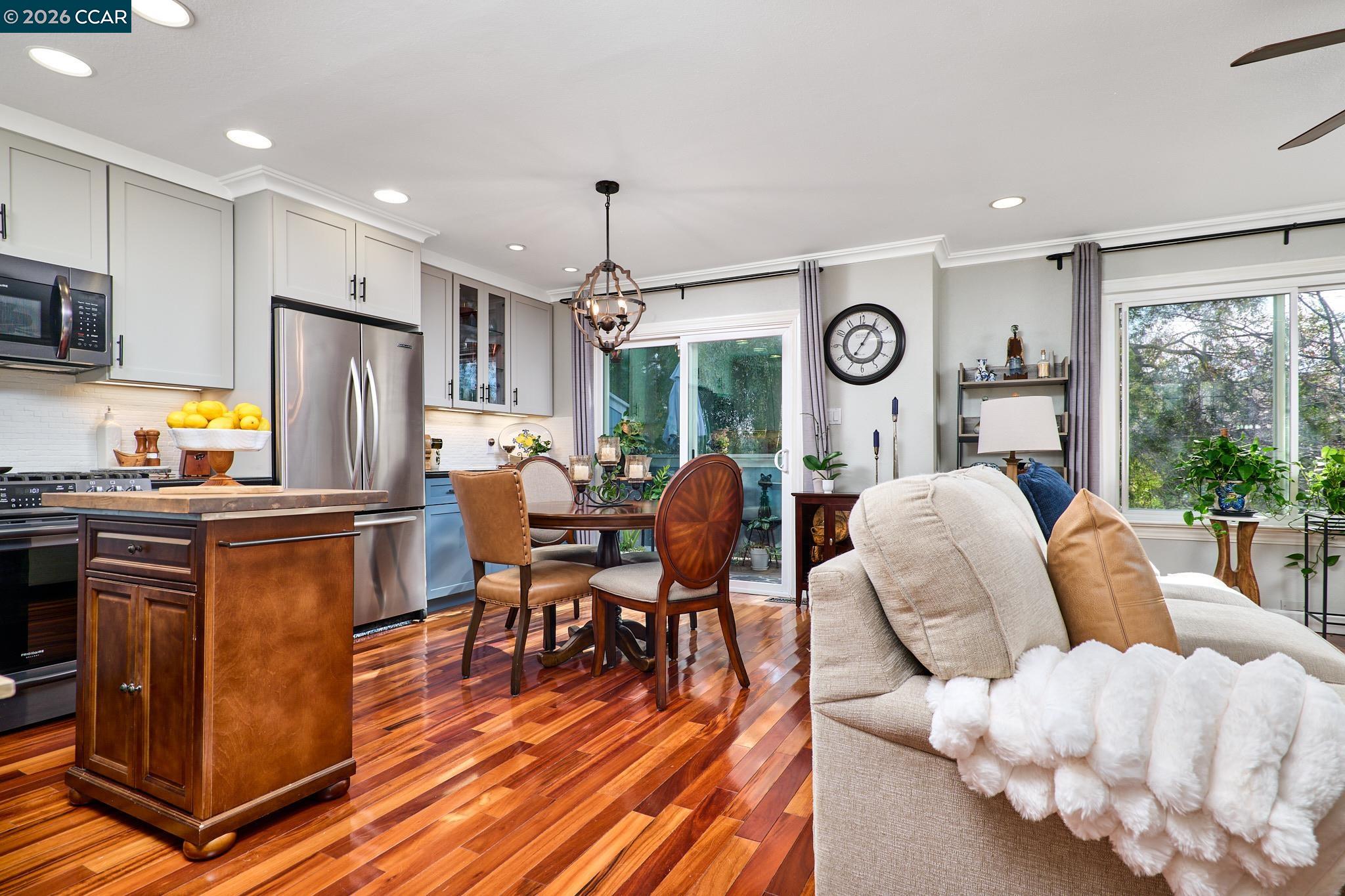 156 Holiday Hills Dr