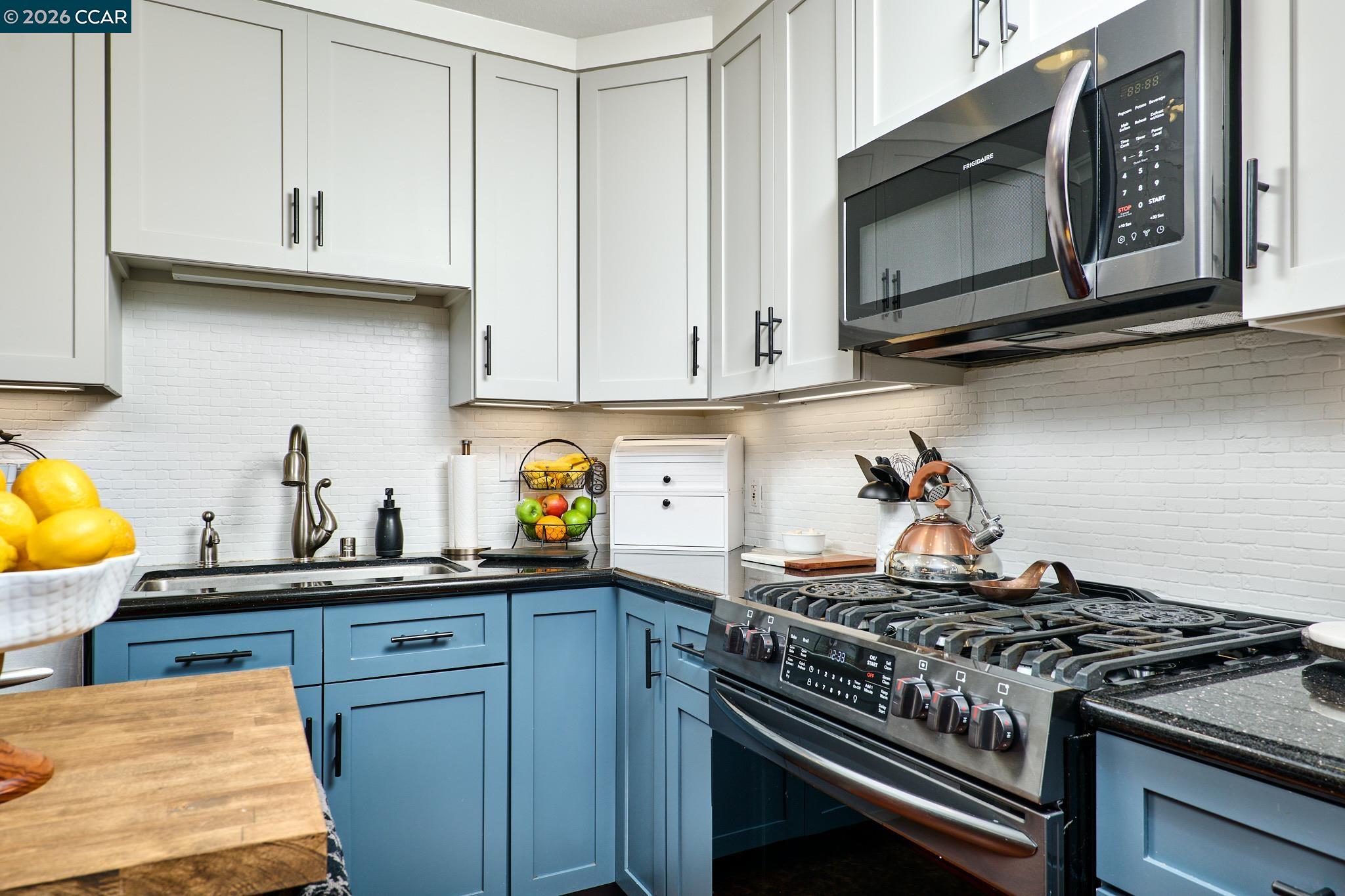 156 Holiday Hills Dr