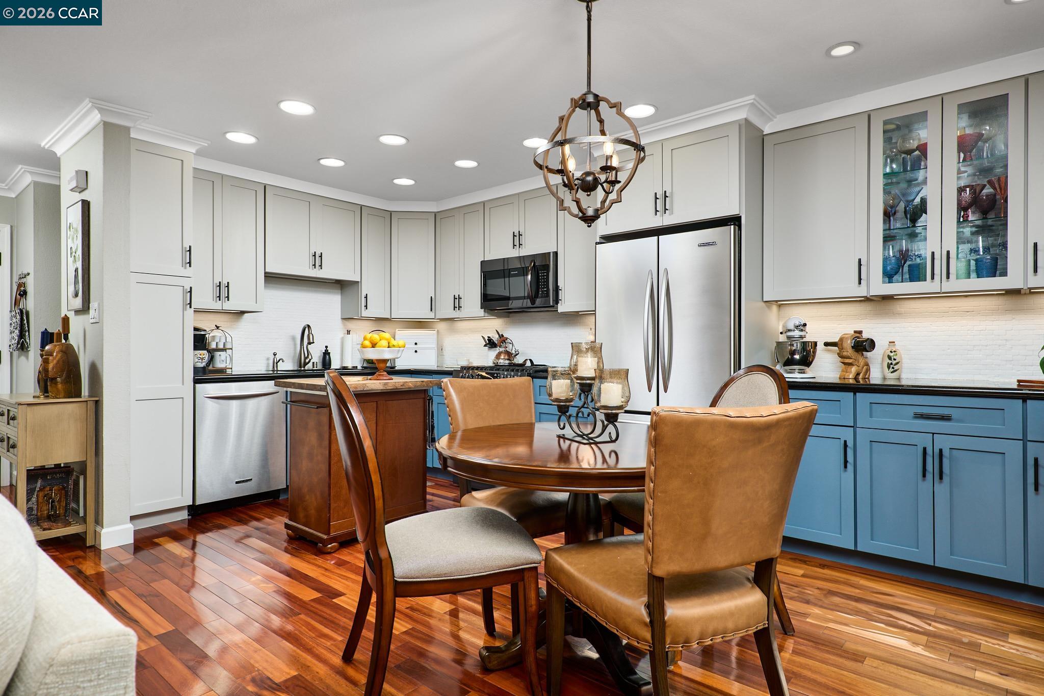 156 Holiday Hills Dr