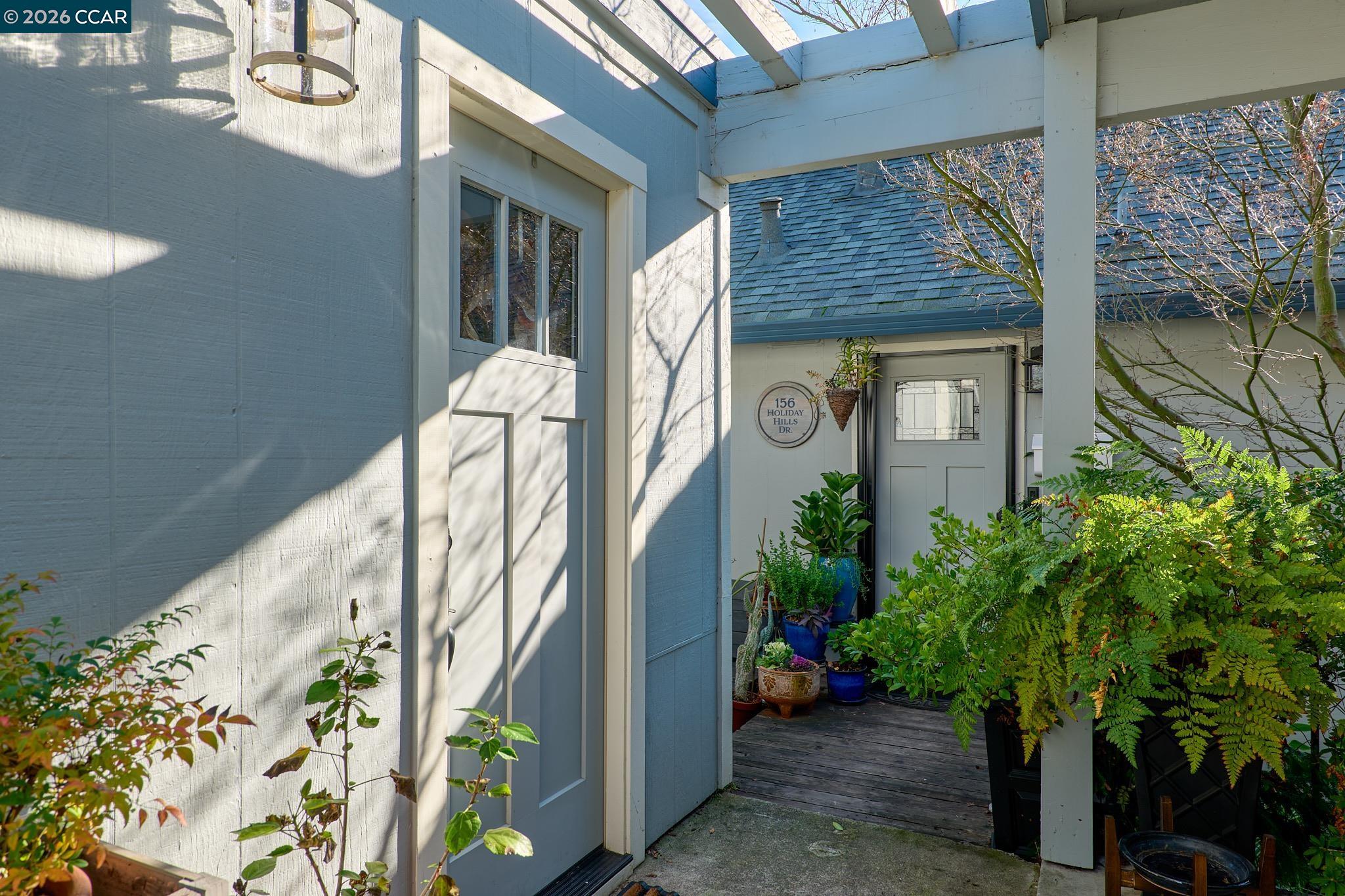 156 Holiday Hills Dr