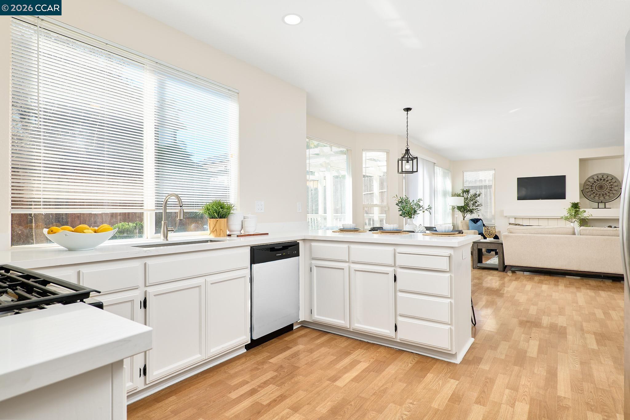 2512 Forty Niner Way