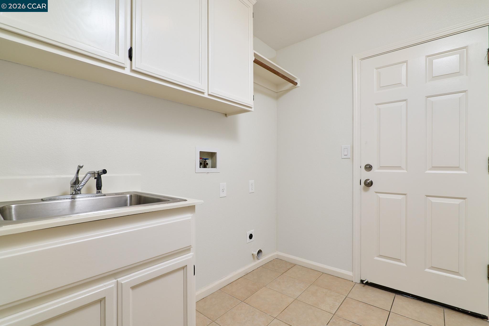 2512 Forty Niner Way