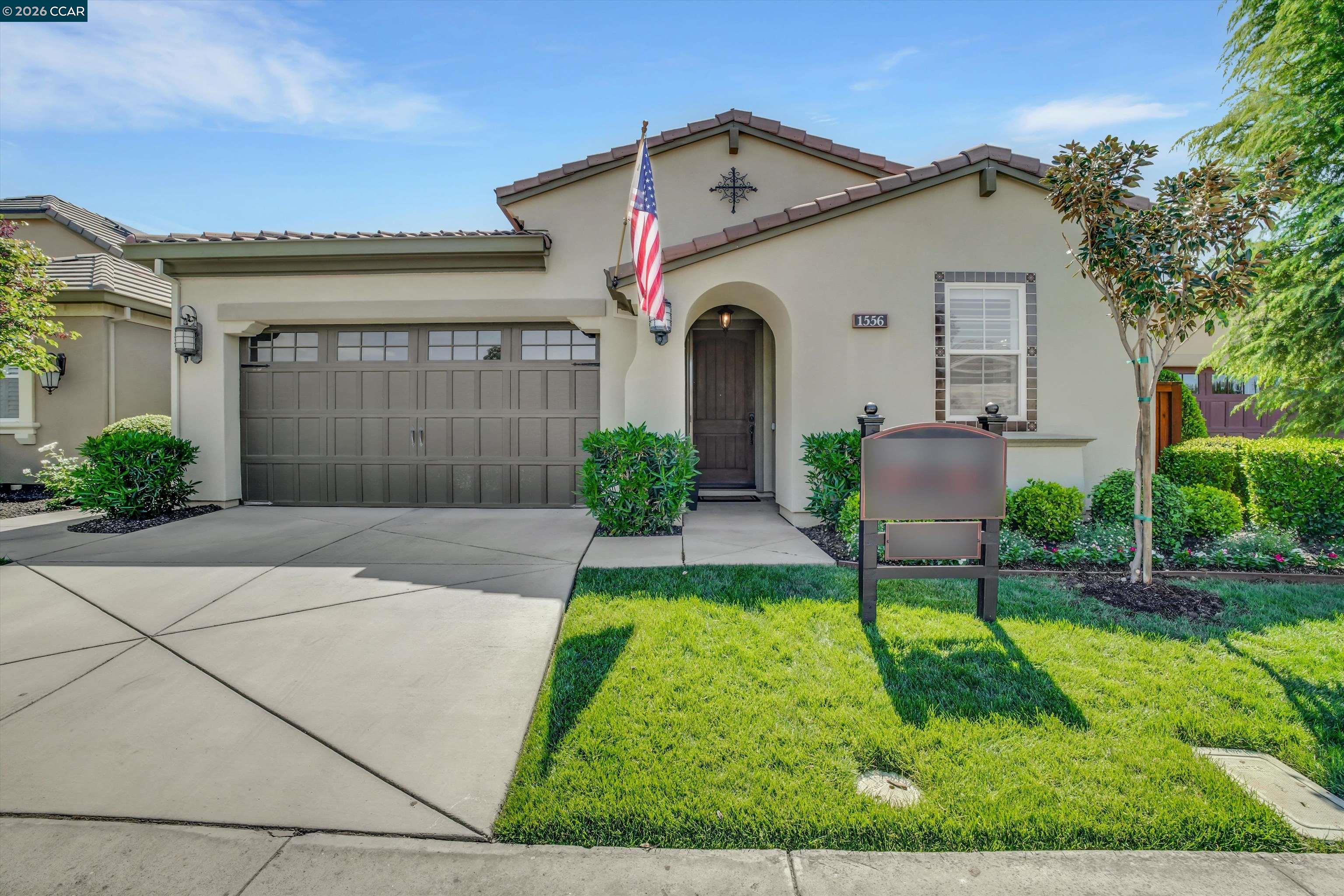 1556 Symphony Cir