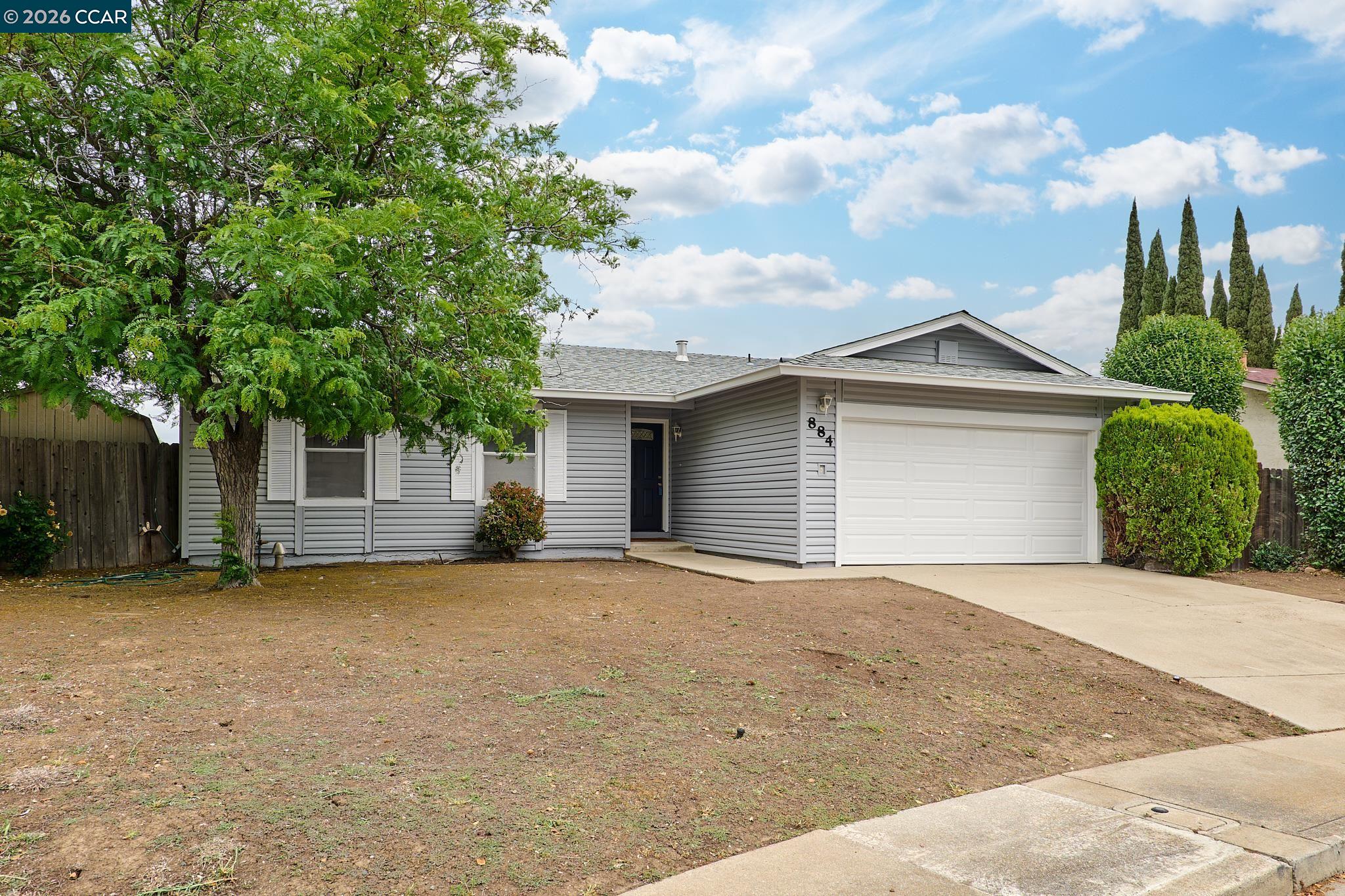 884 Serrana Ct