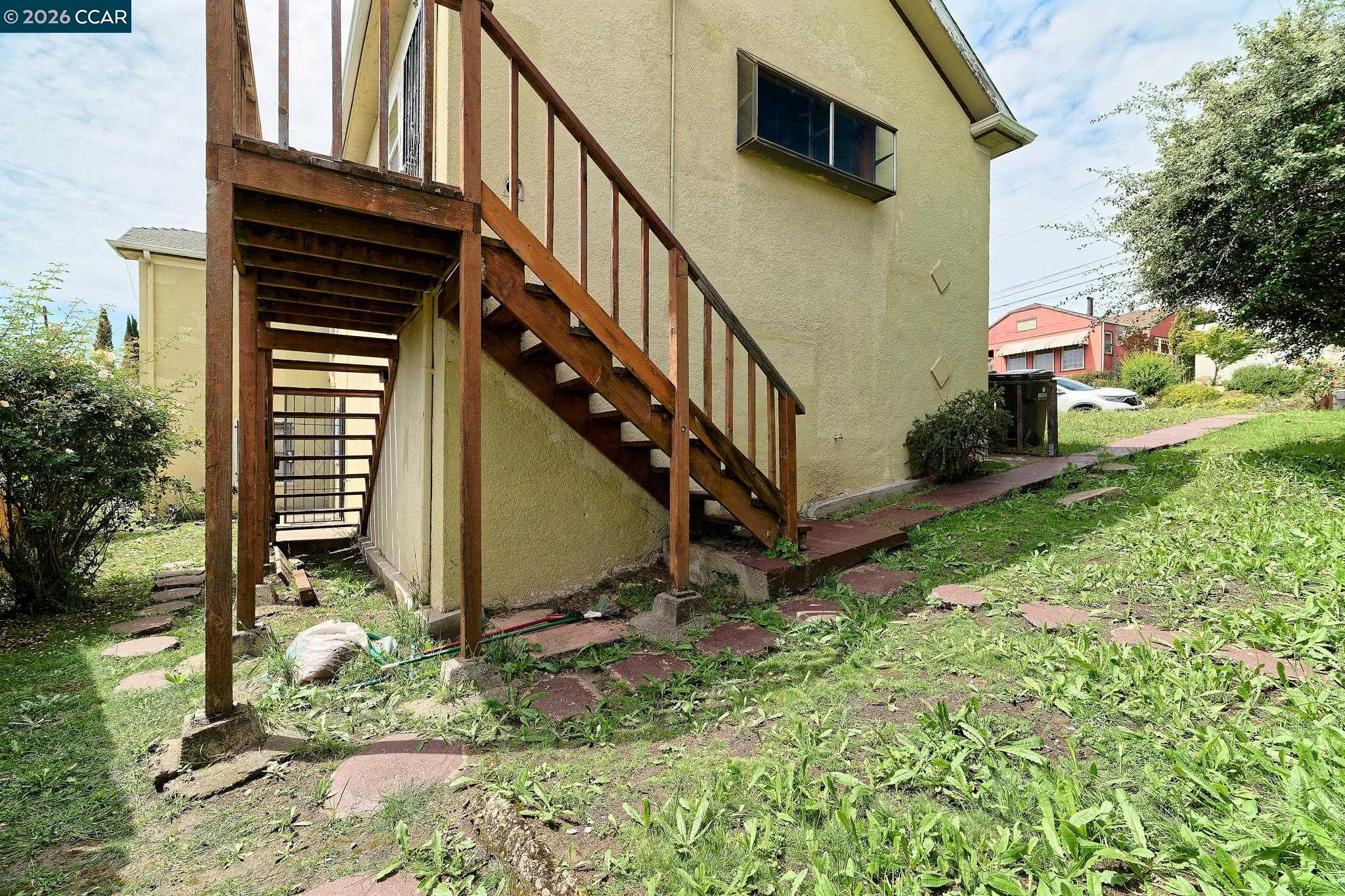 2636 Cole St