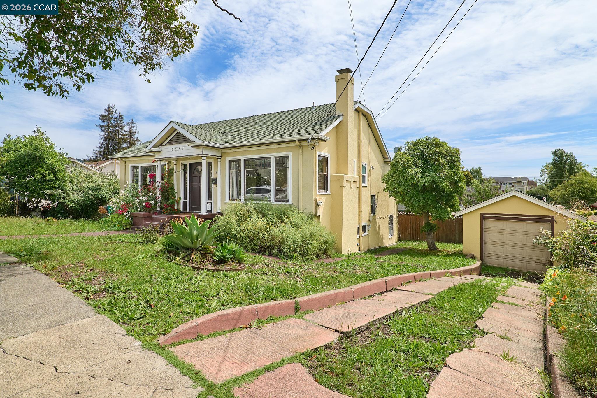 2636 Cole St