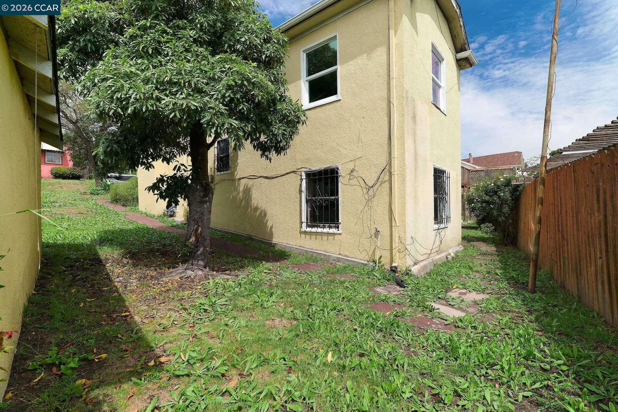2636 Cole St