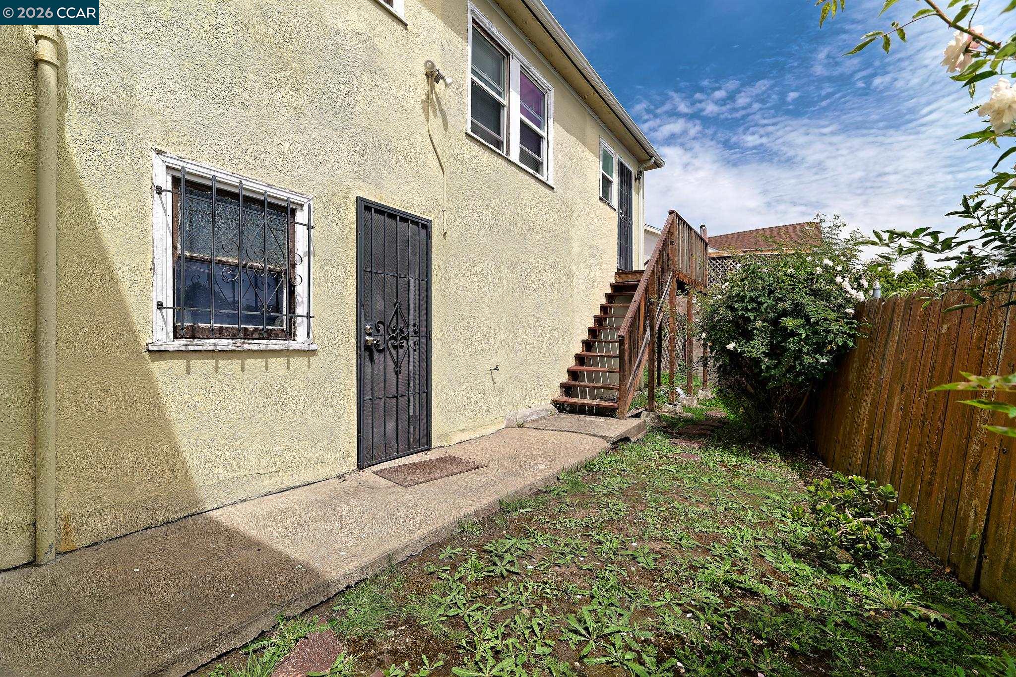 2636 Cole St