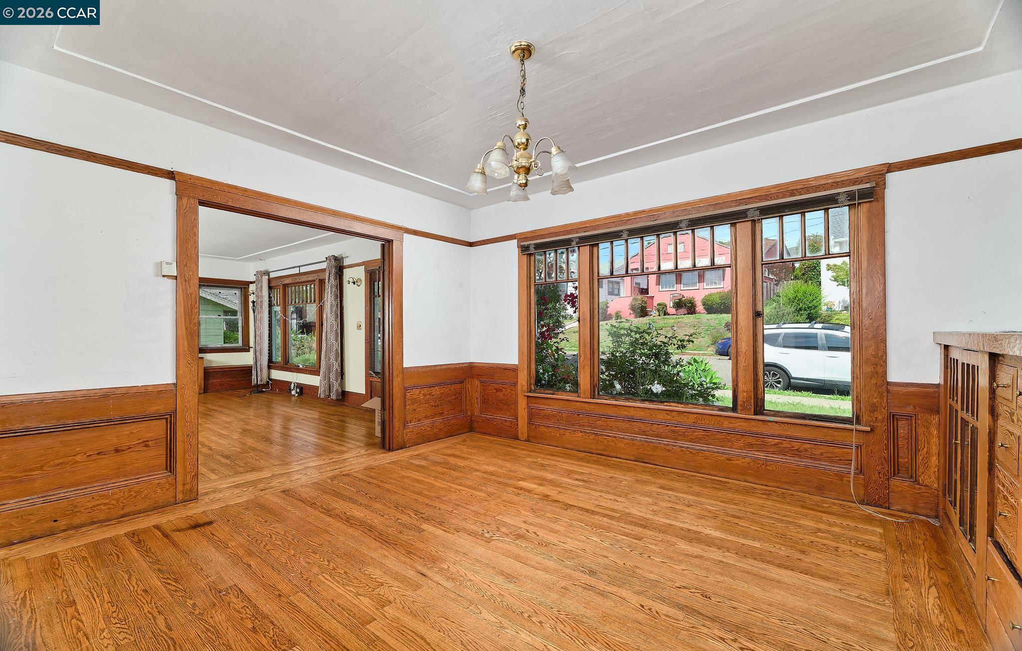 2636 Cole St