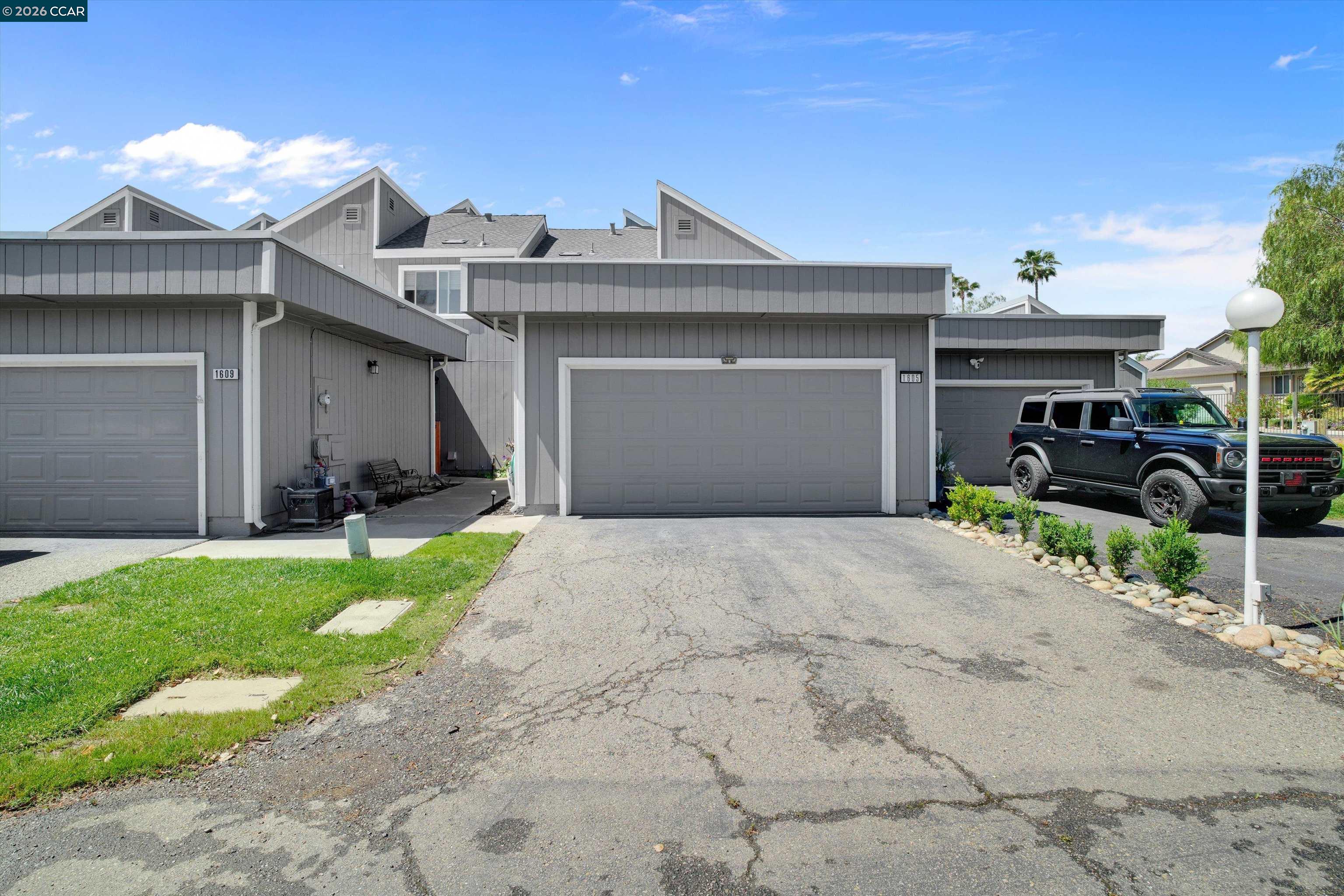 1605 Riverlake Rd