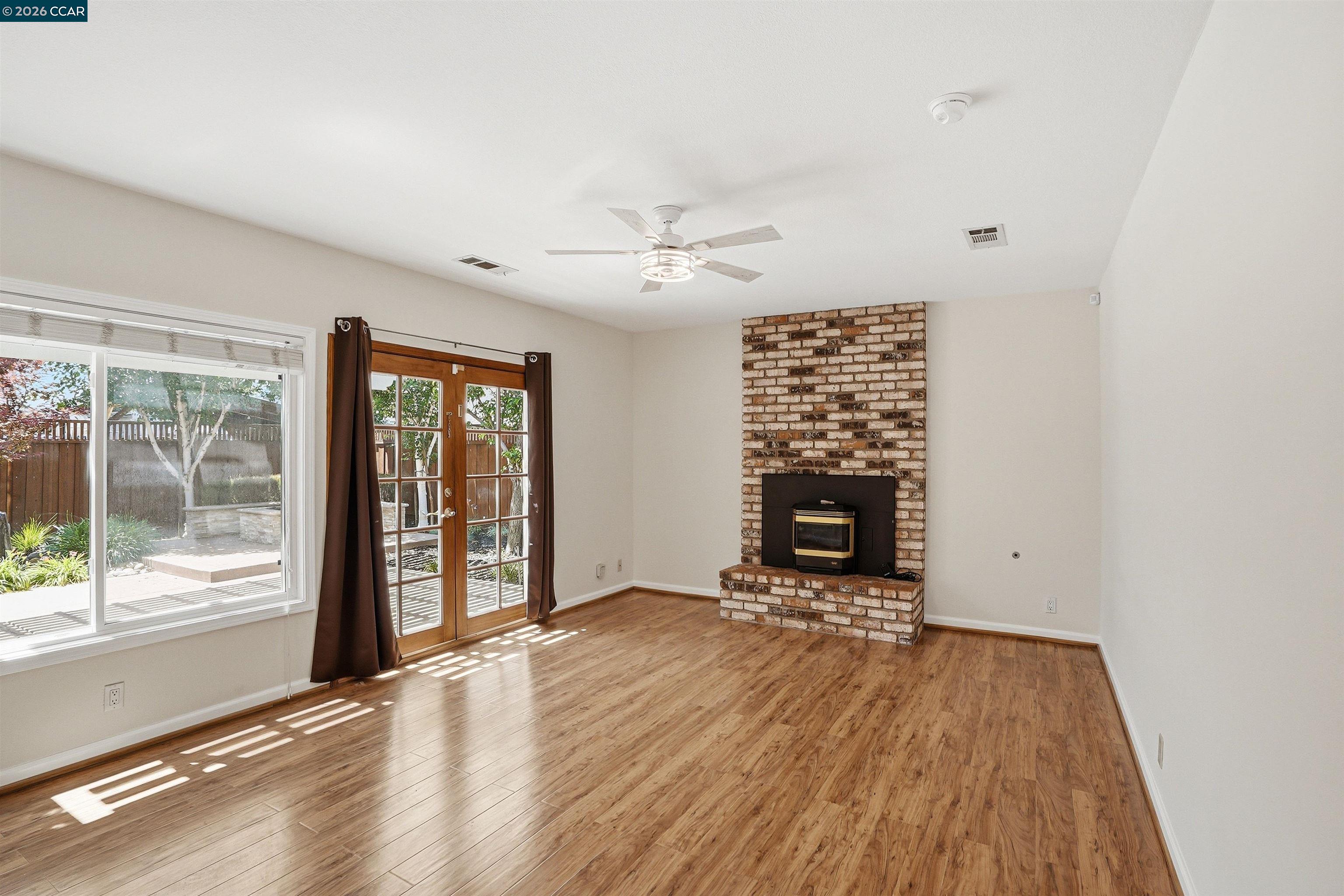 5517 Shorehaven Cir
