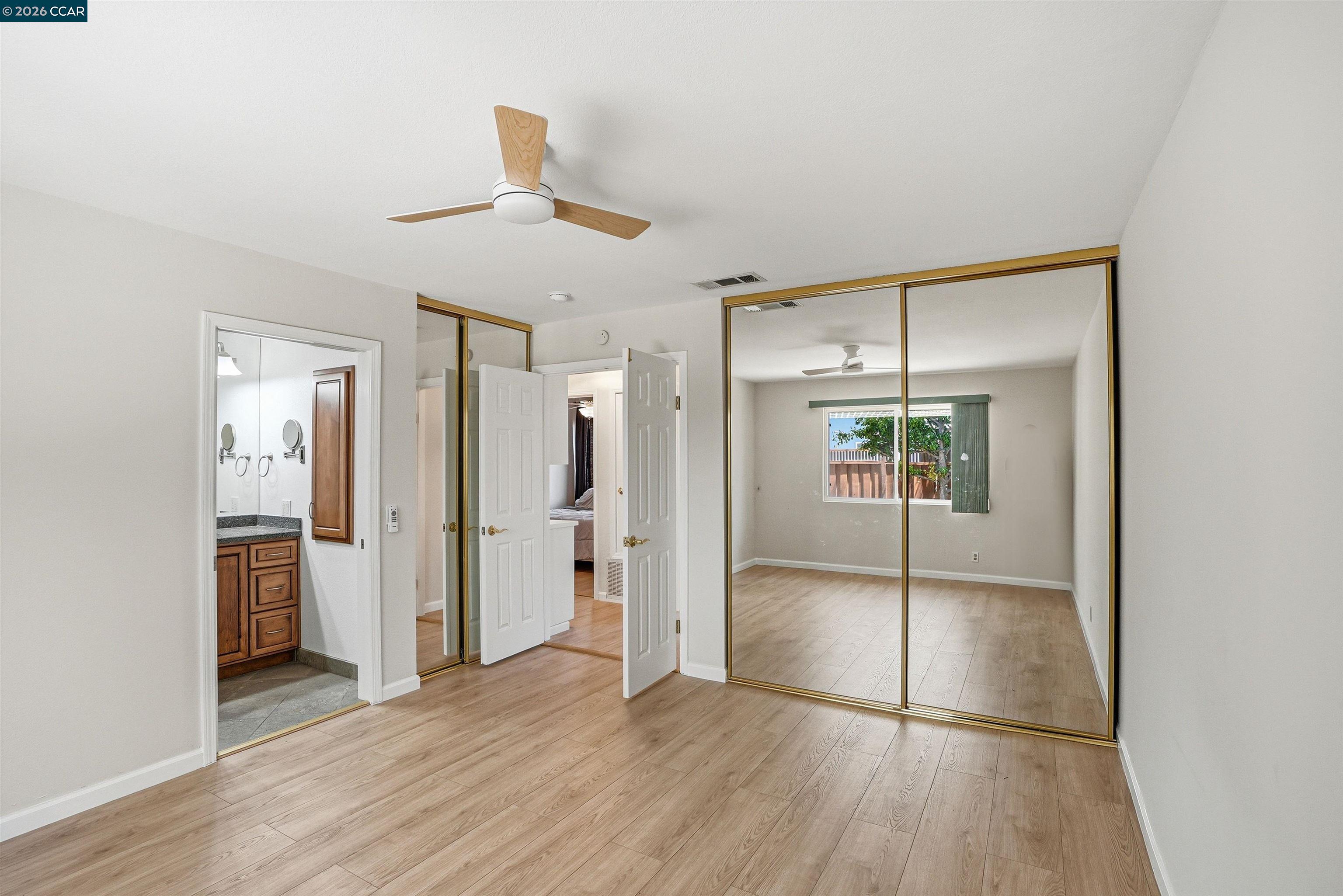 5517 Shorehaven Cir
