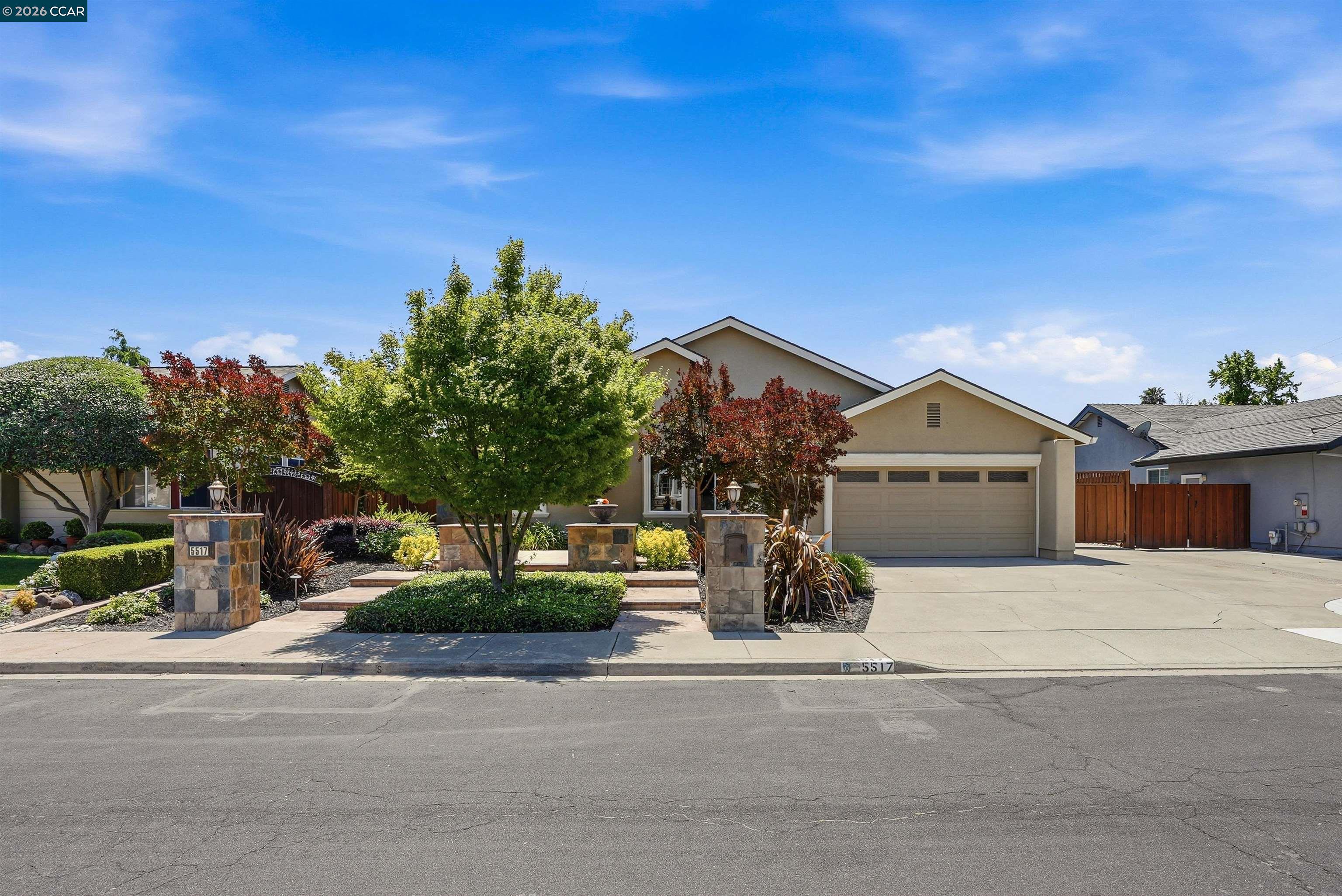 5517 Shorehaven Cir