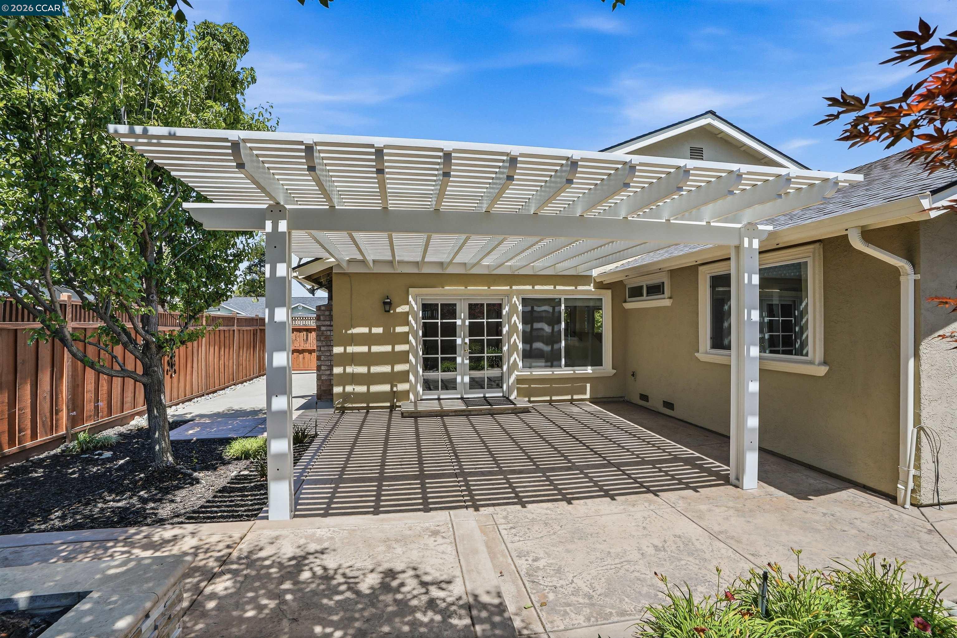 5517 Shorehaven Cir