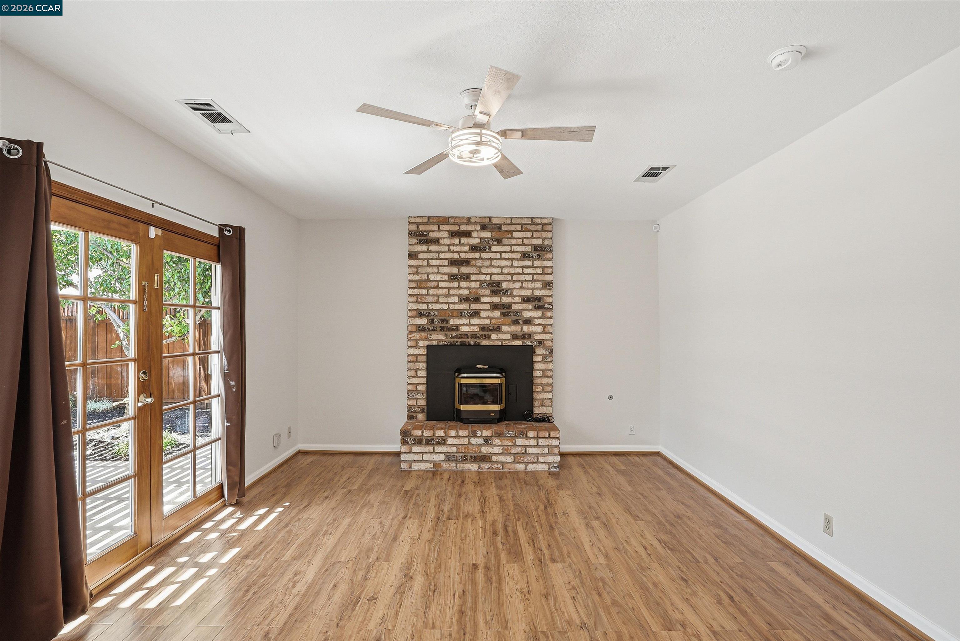 5517 Shorehaven Cir