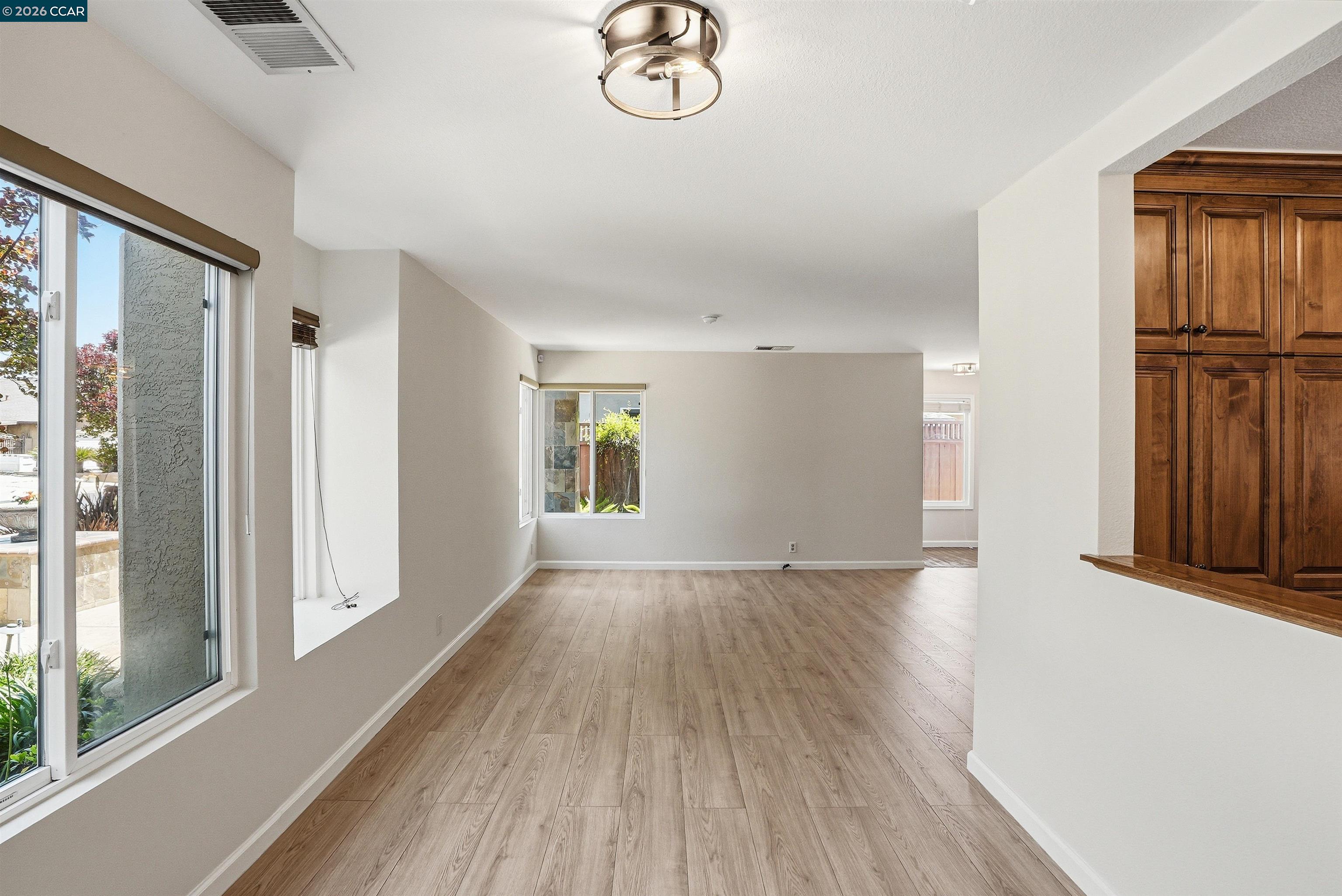 5517 Shorehaven Cir